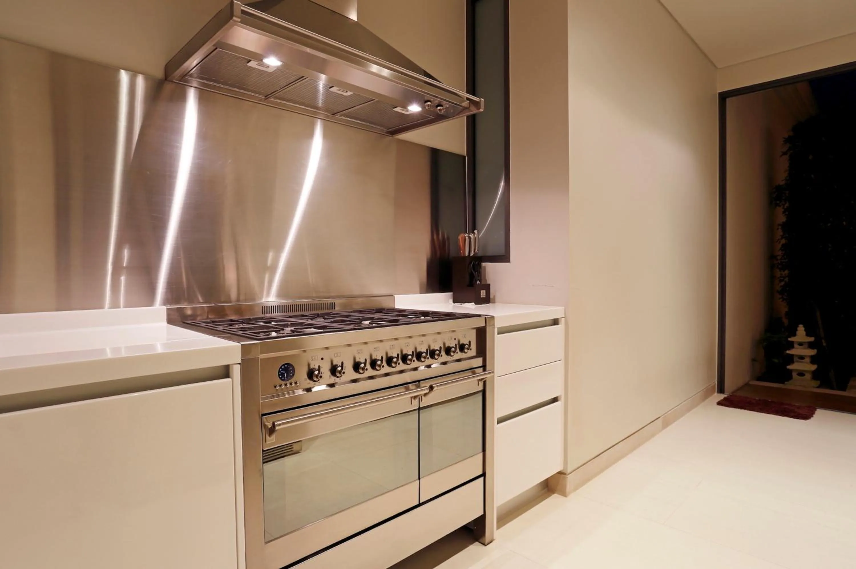 Communal kitchen in Villa Paradiso