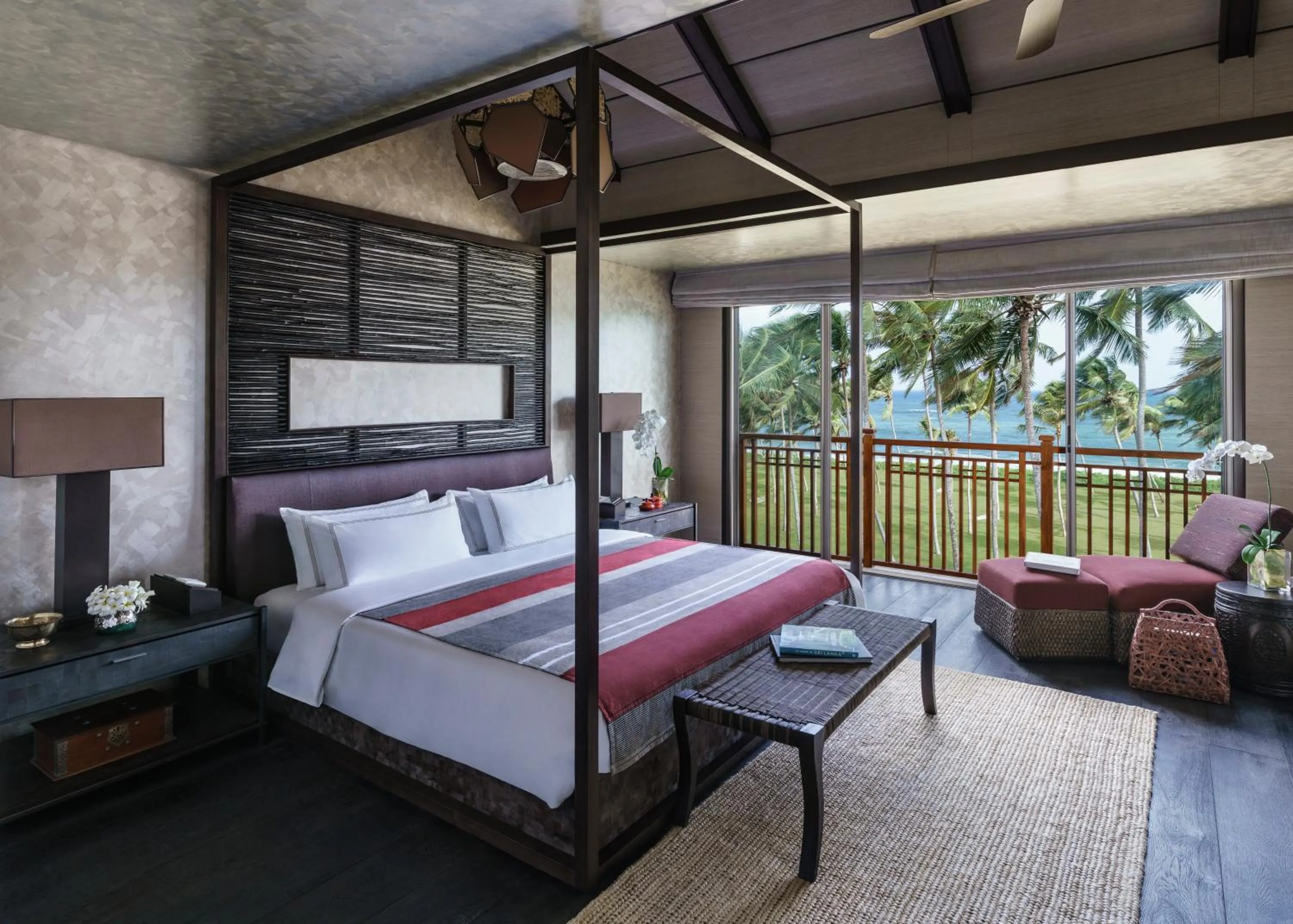 Bed in Shangri-La Hambantota