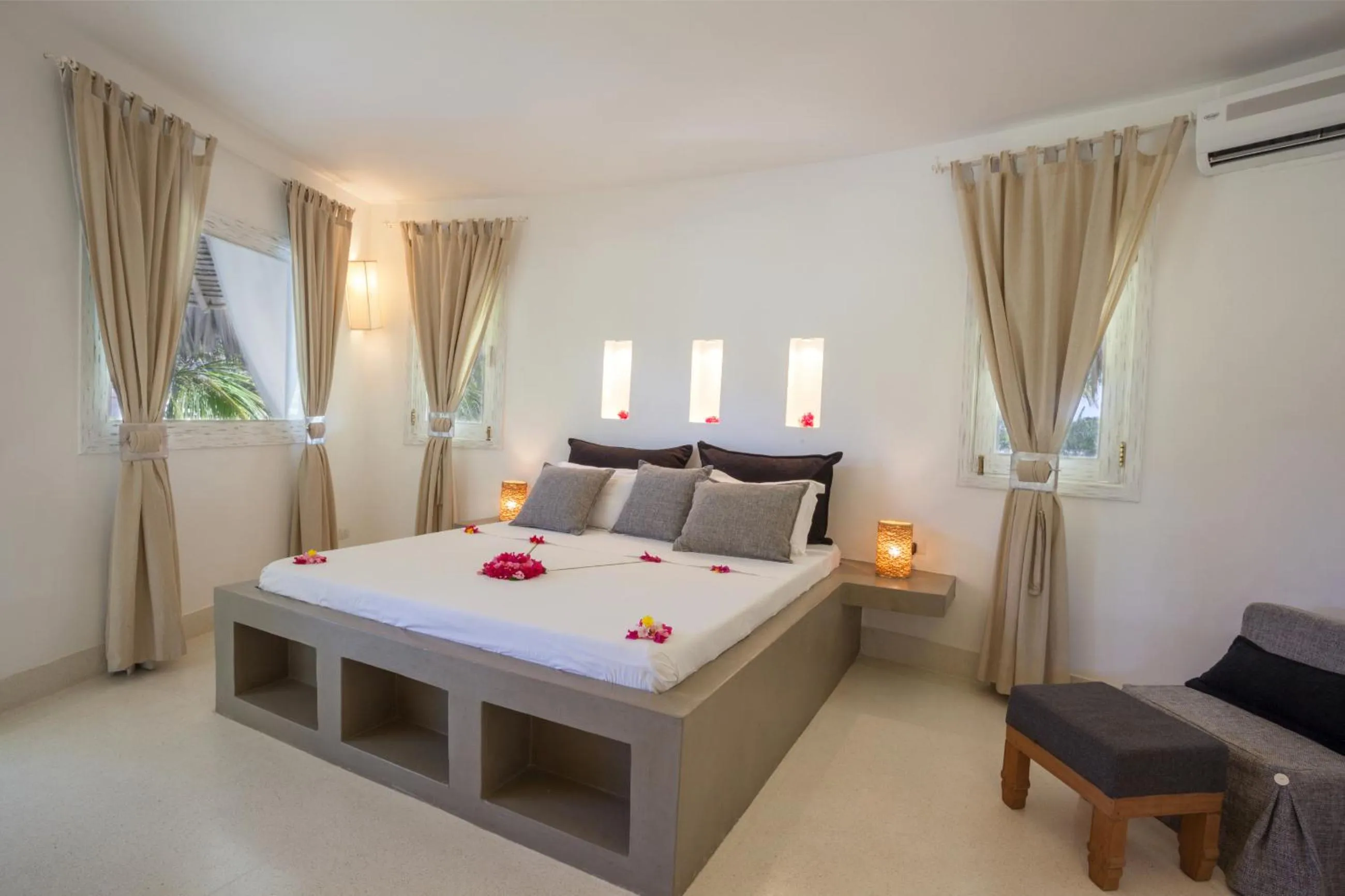 Photo of the whole room, Bed in The Kasa Malindi