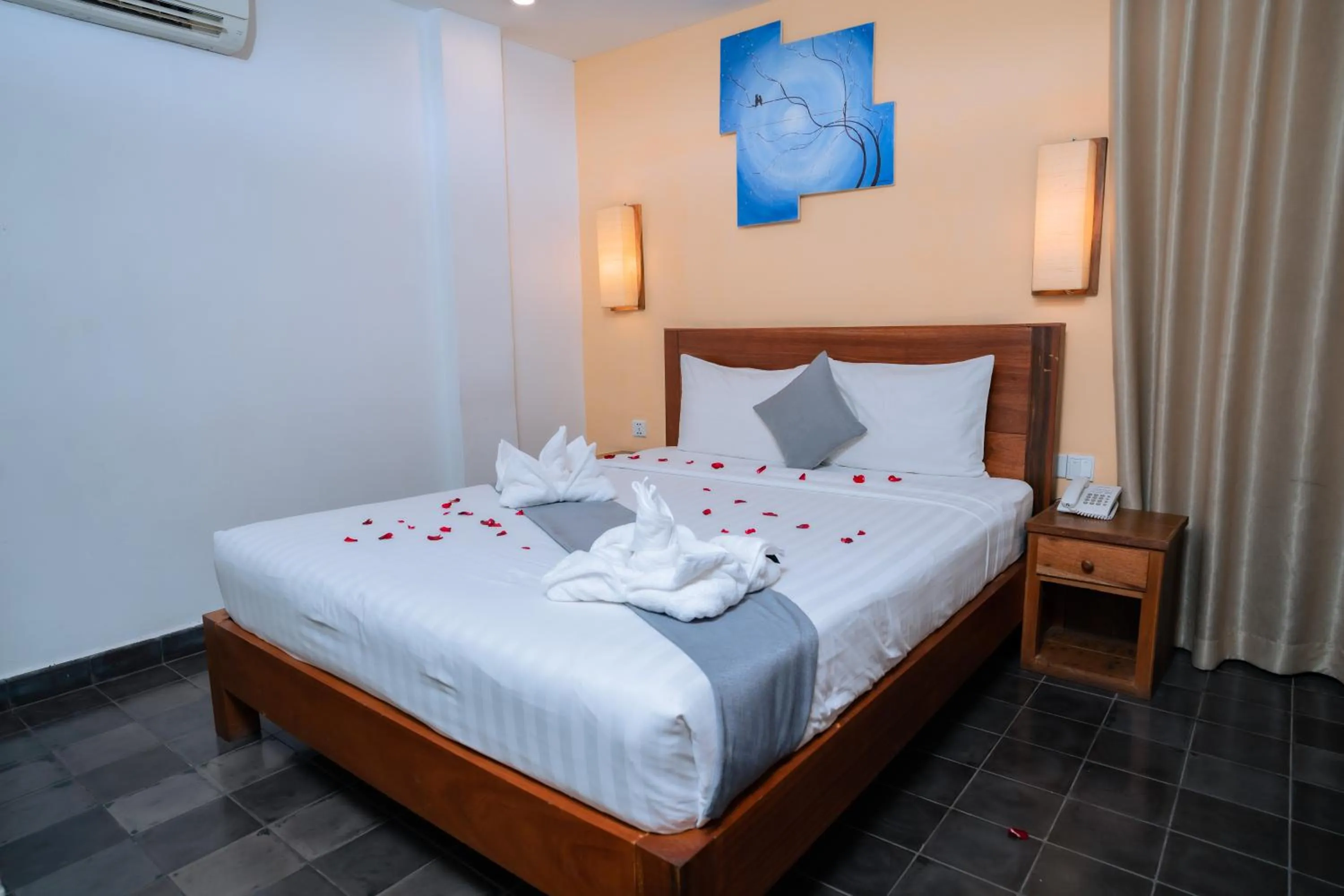 Bed in Home Chic Hotel