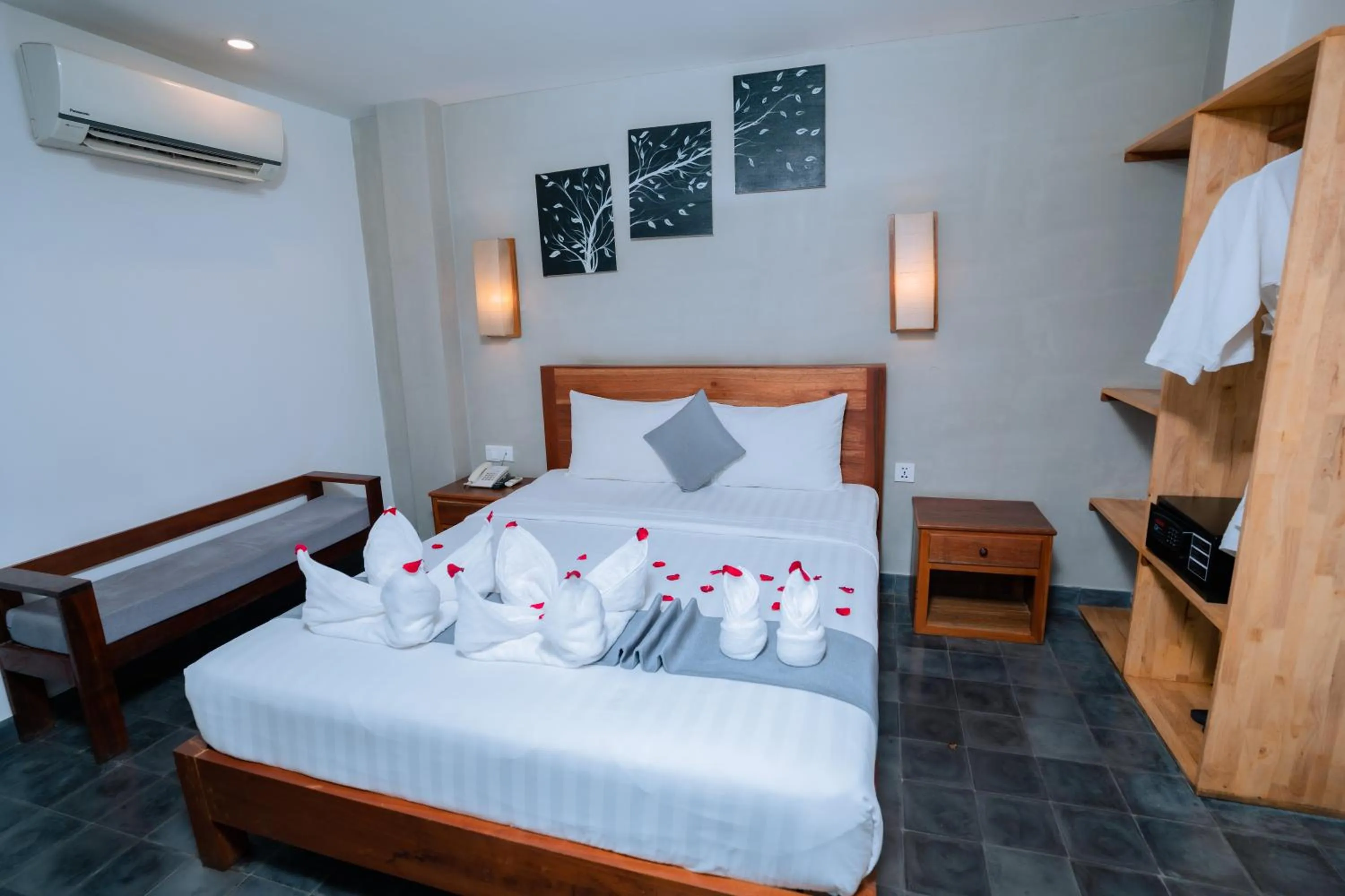 Bed in Home Chic Hotel