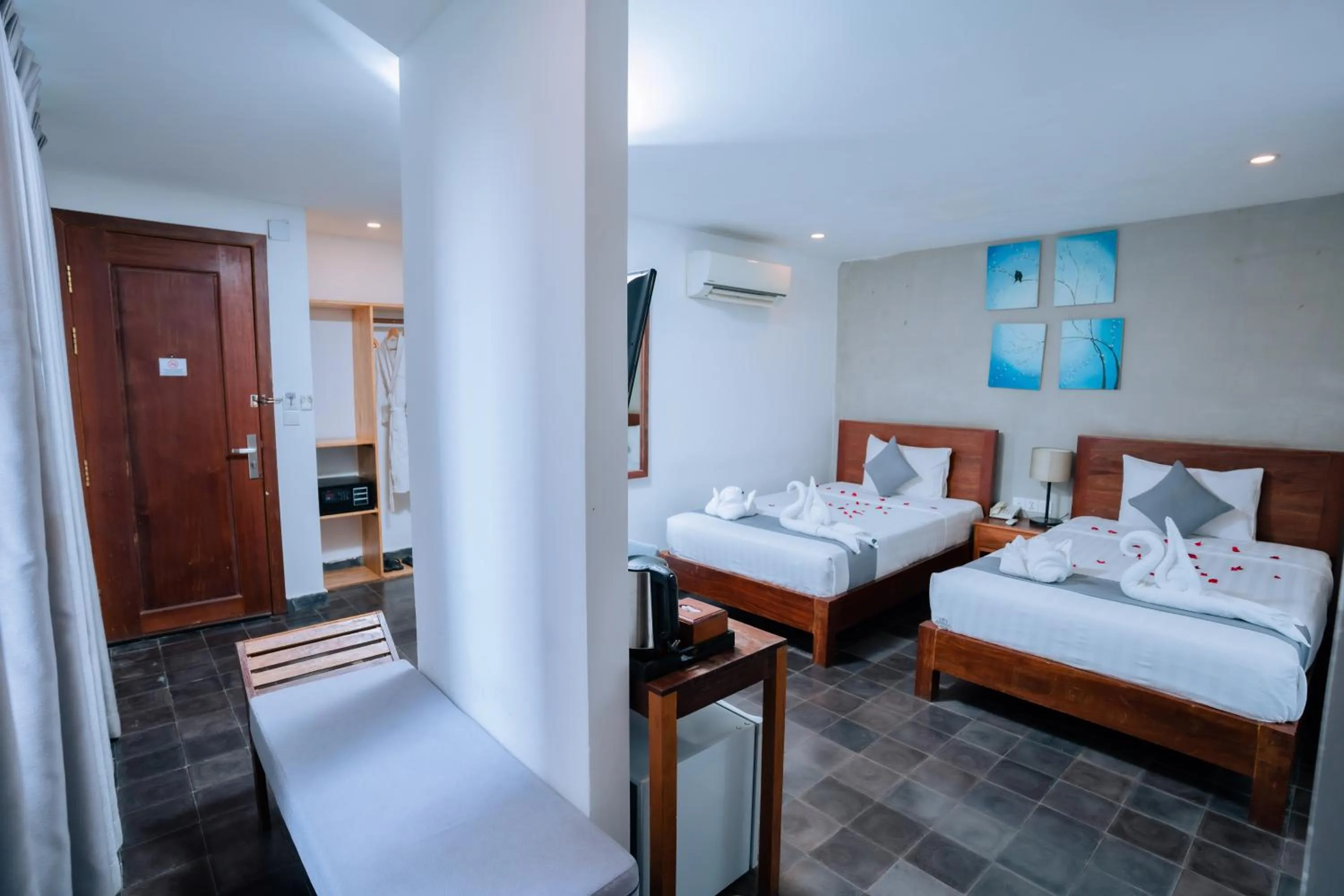 Bed in Home Chic Hotel