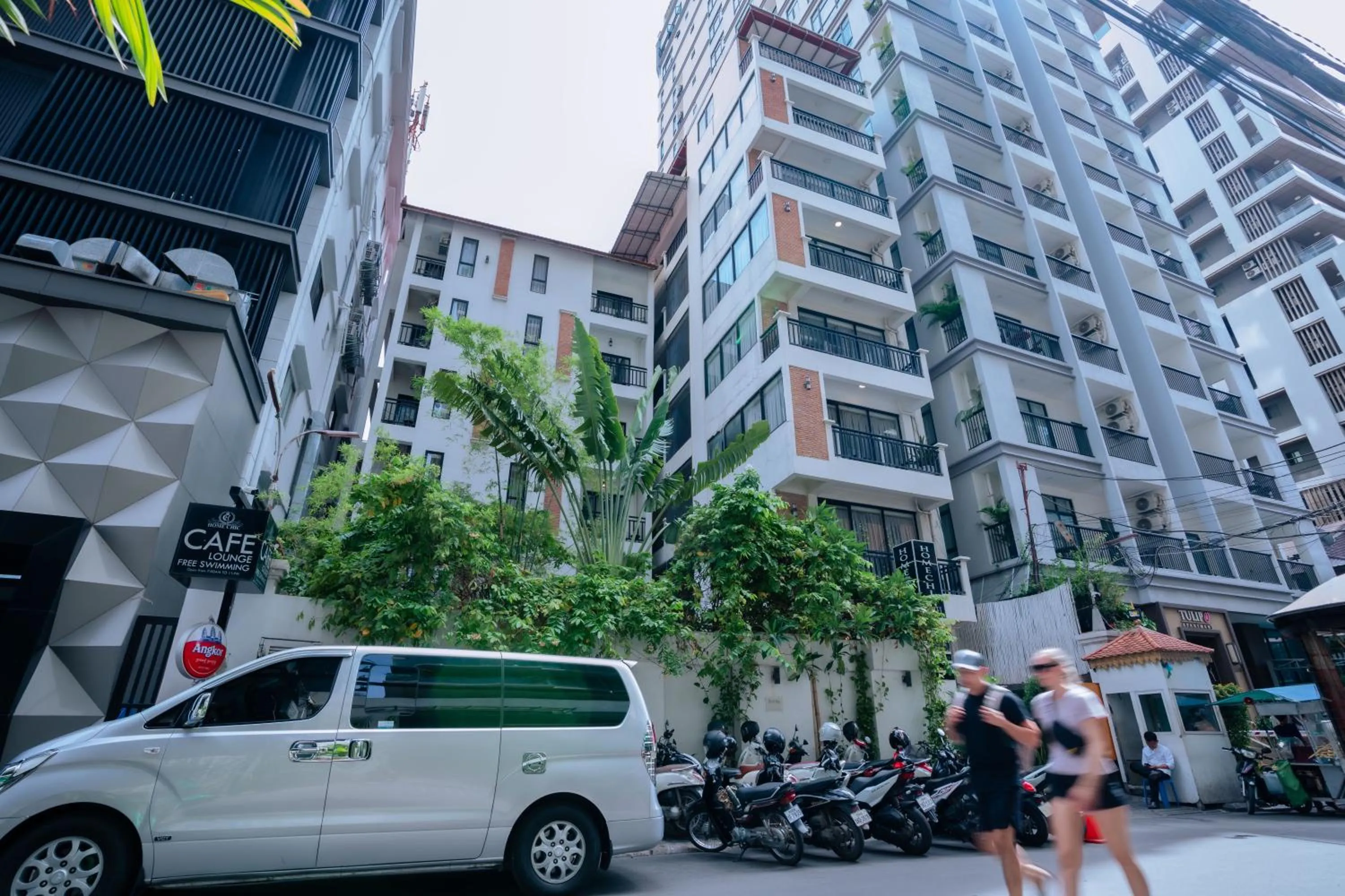 Property building in Home Chic Hotel