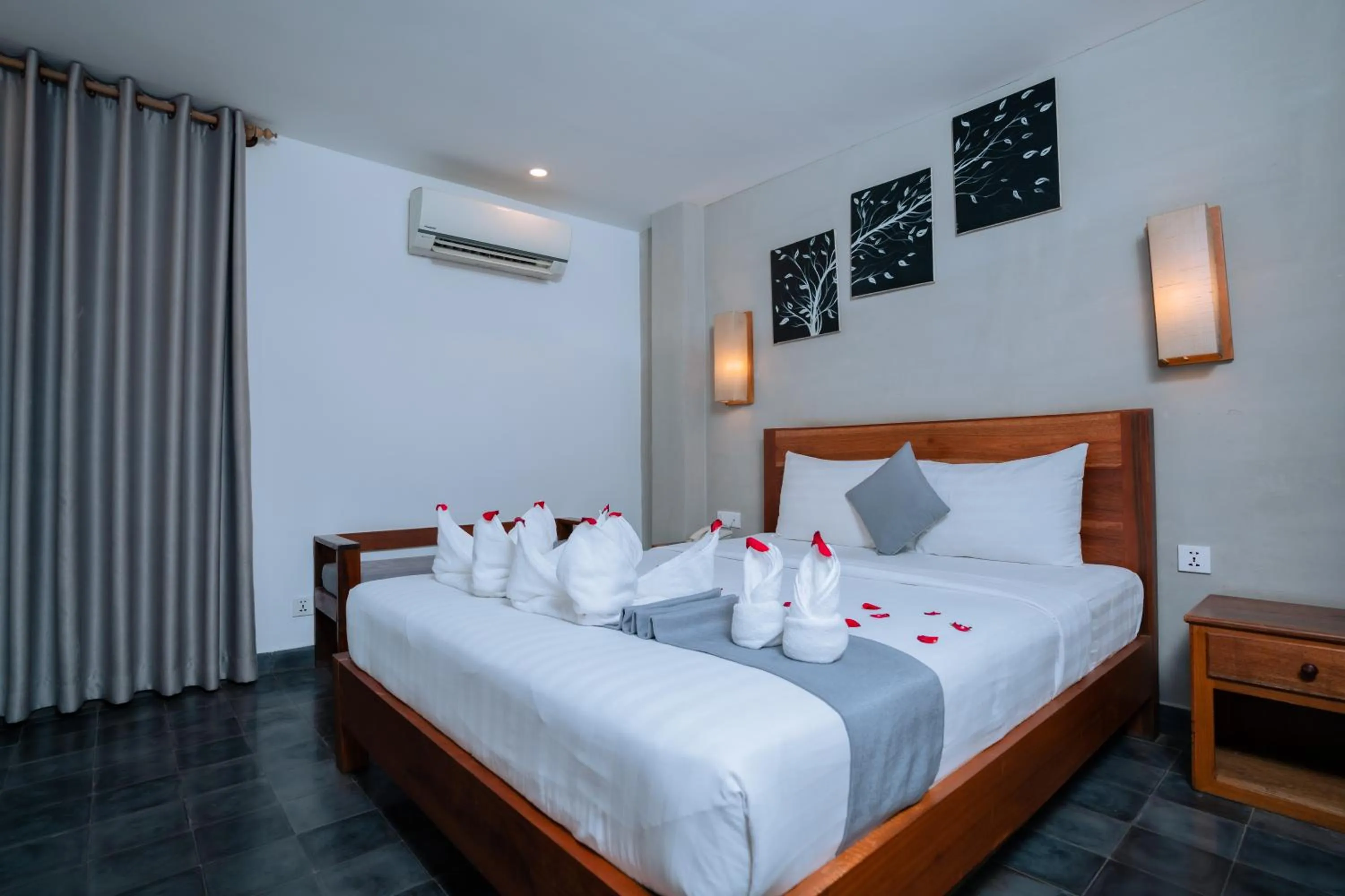 Bed in Home Chic Hotel