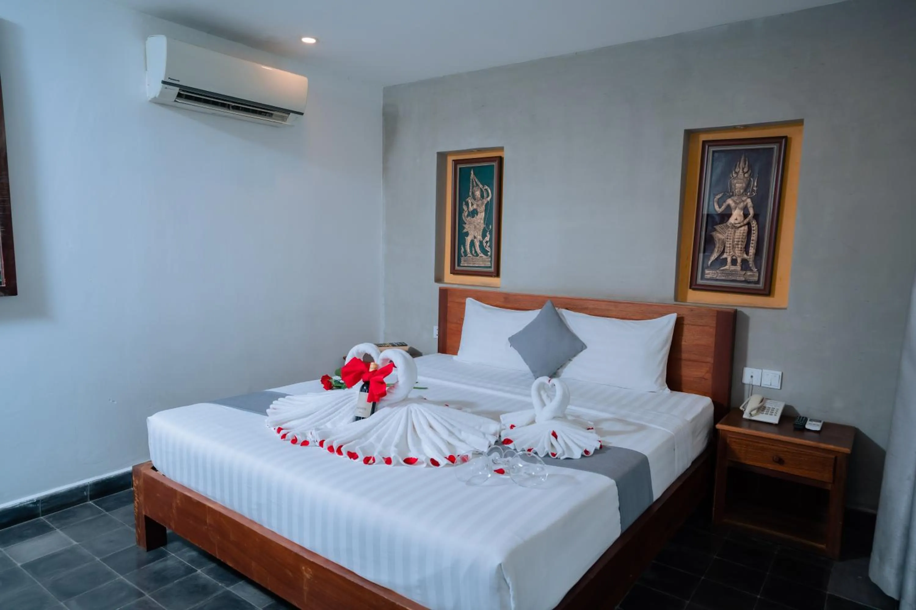 Bedroom, Bed in Home Chic Hotel