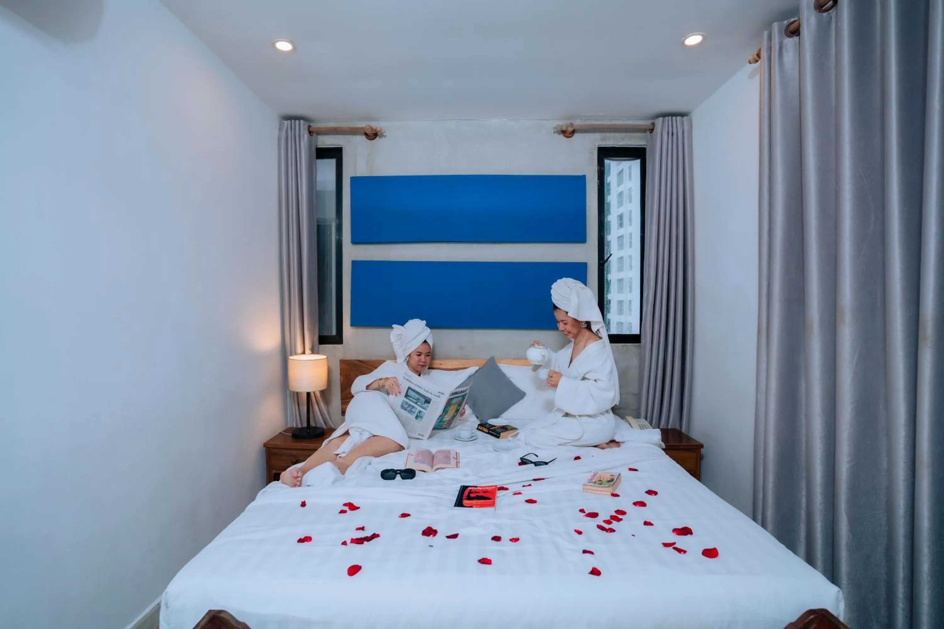 Bed in Home Chic Hotel