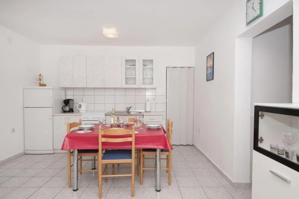 Kitchen or kitchenette in Apartments Jasenka Supetar ST