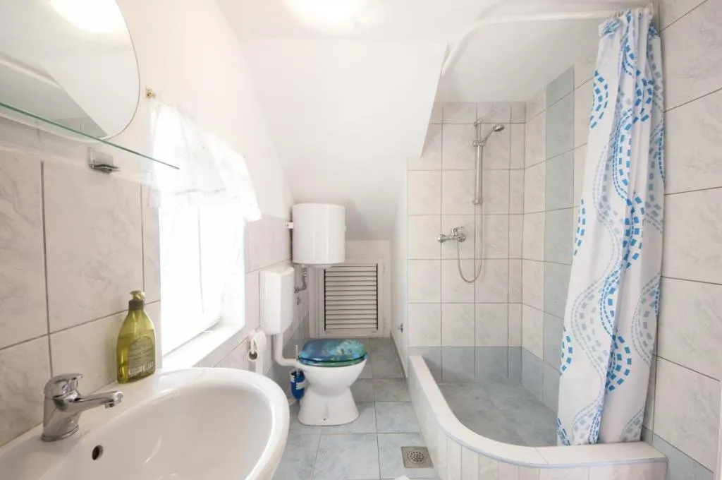 Bathroom in Apartments Jasenka Supetar ST