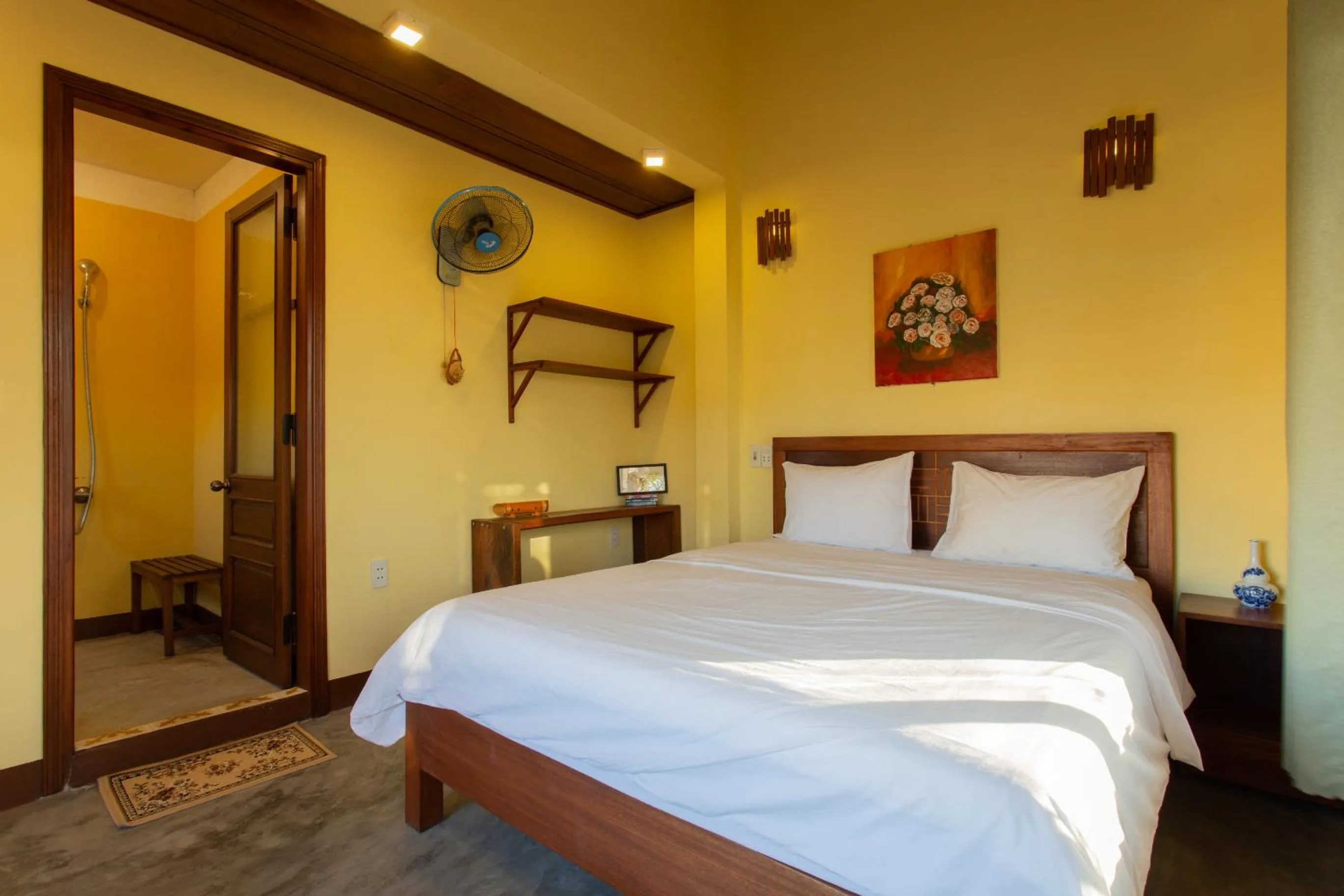 Photo of the whole room, Bed in Chez Xuân ở Hội An - Rooms & more