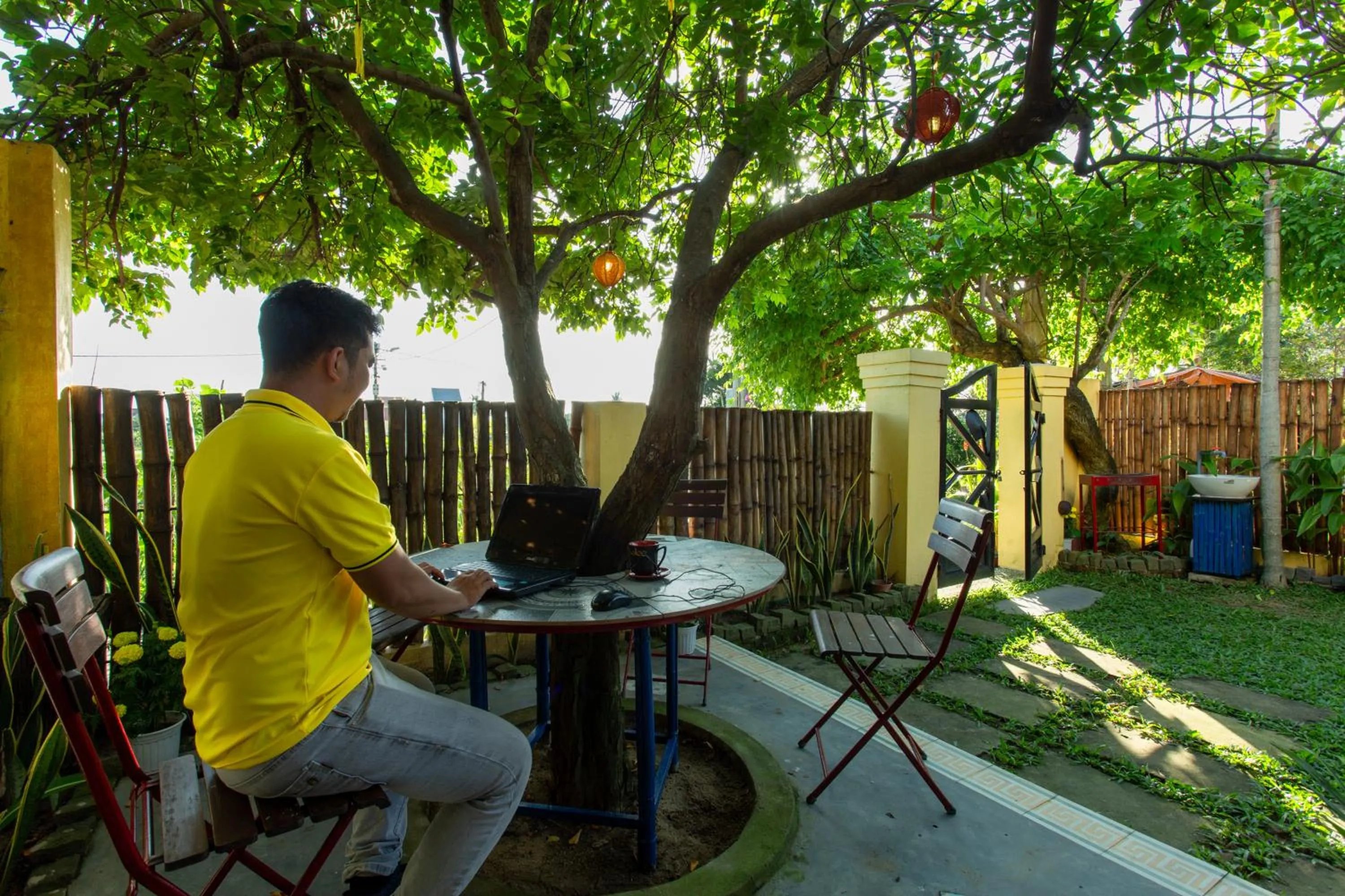 People in Chez Xuân ở Hội An - Rooms & more