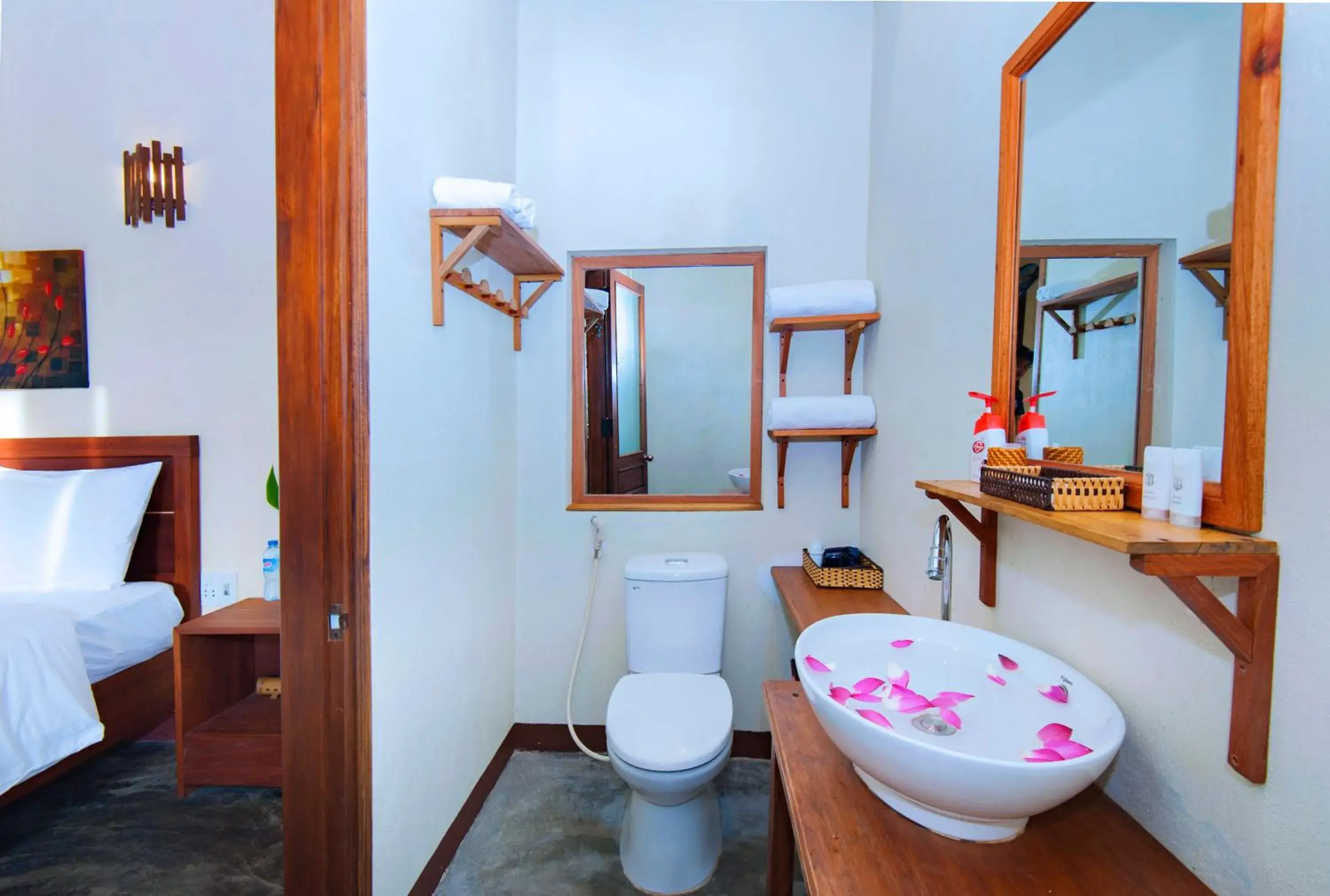 Deluxe Double Room - single occupancy in Chez Xuân ở Hội An - Rooms & more Deluxe Double Room - single occupancy in Chez Xuân ở Hội An - Rooms & more