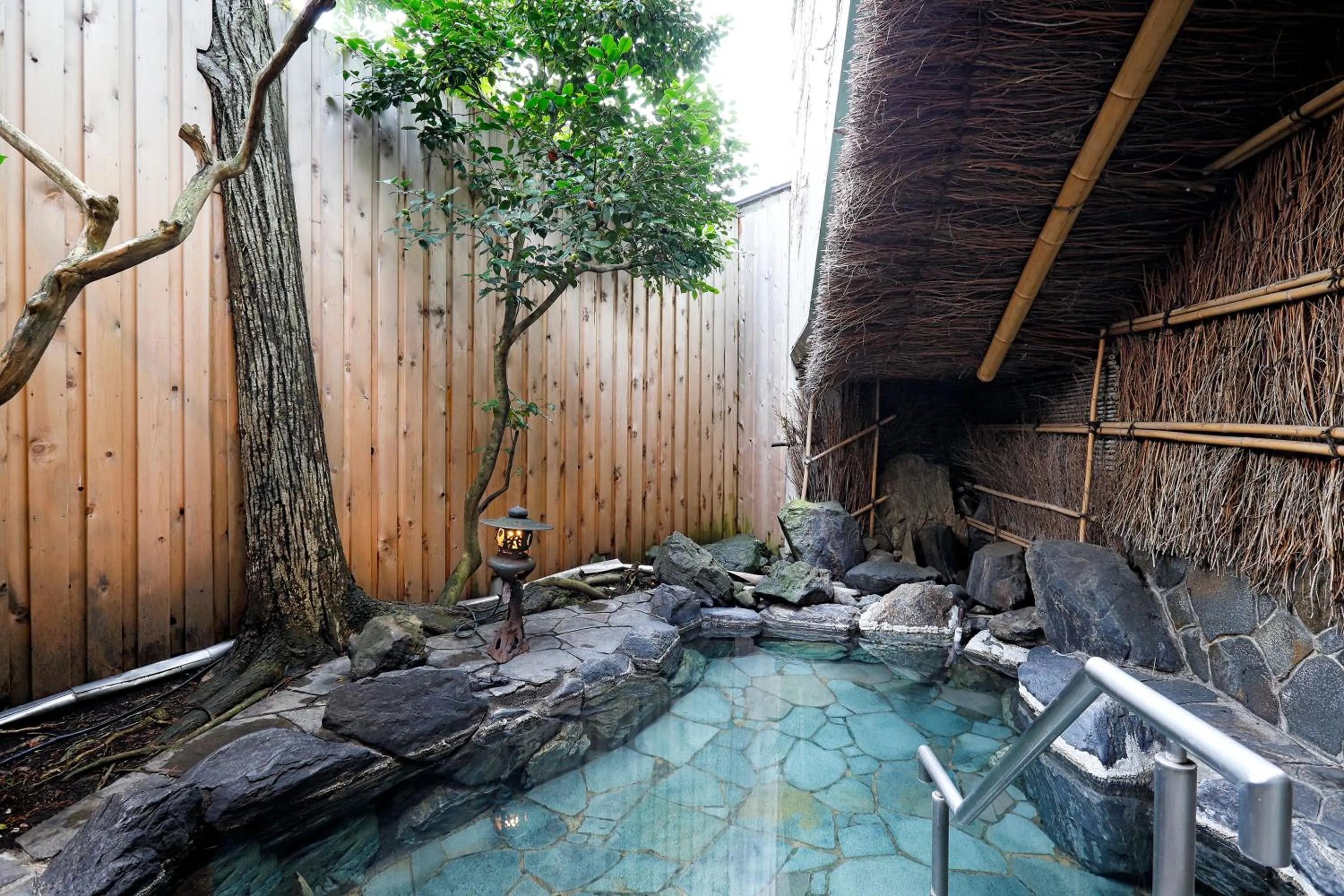 Hot Spring Bath in Tsubakikan