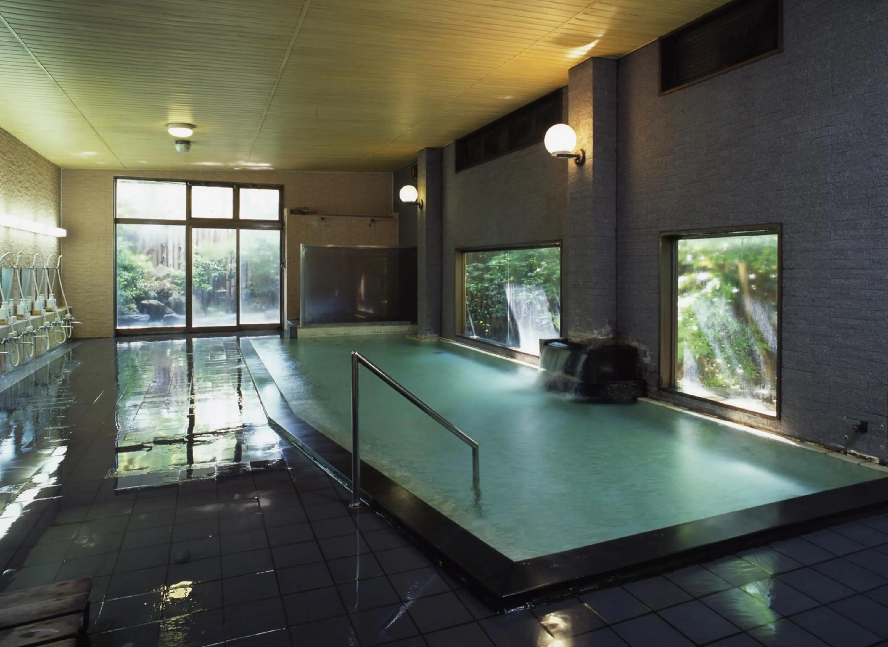 Hot Spring Bath in Tsubakikan