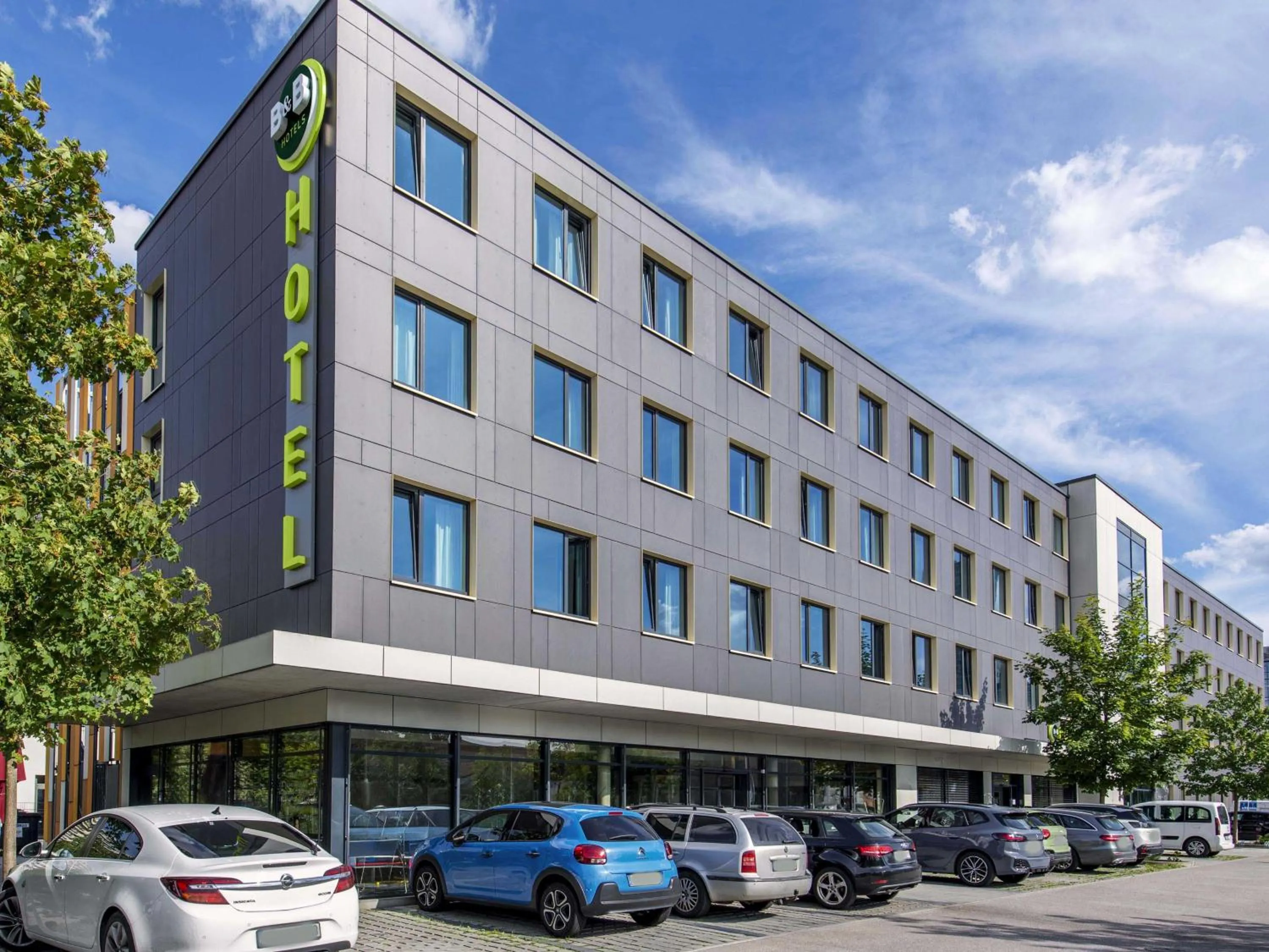 Property building in B&B Hotel München-Olympiapark