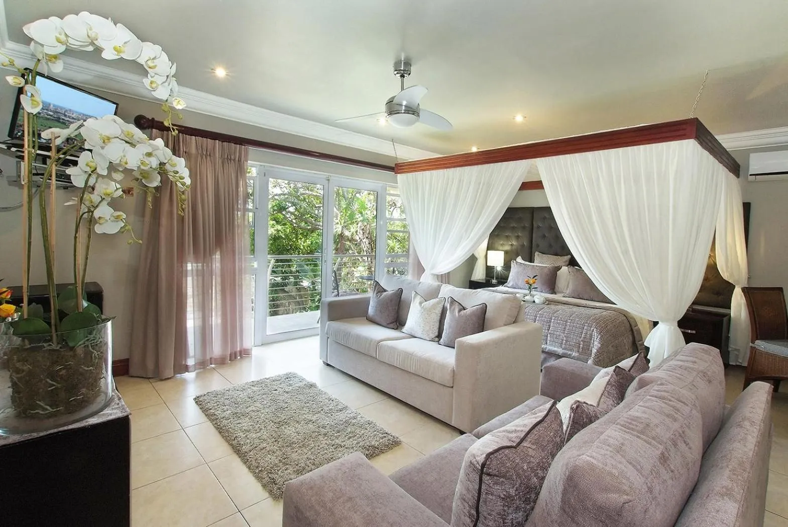 Garden in uShaka Manor Guest House