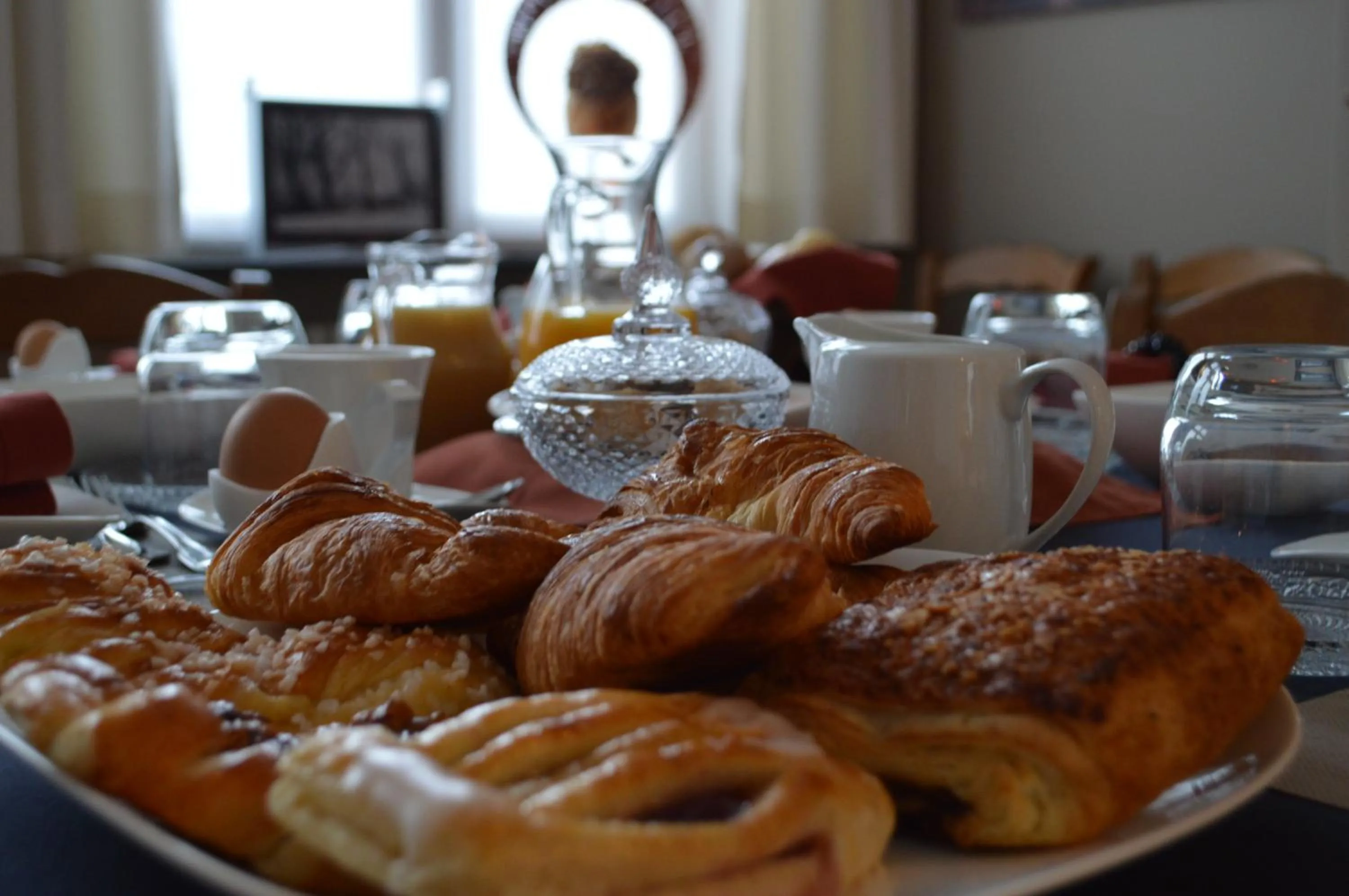 Breakfast in B&B @ Room's