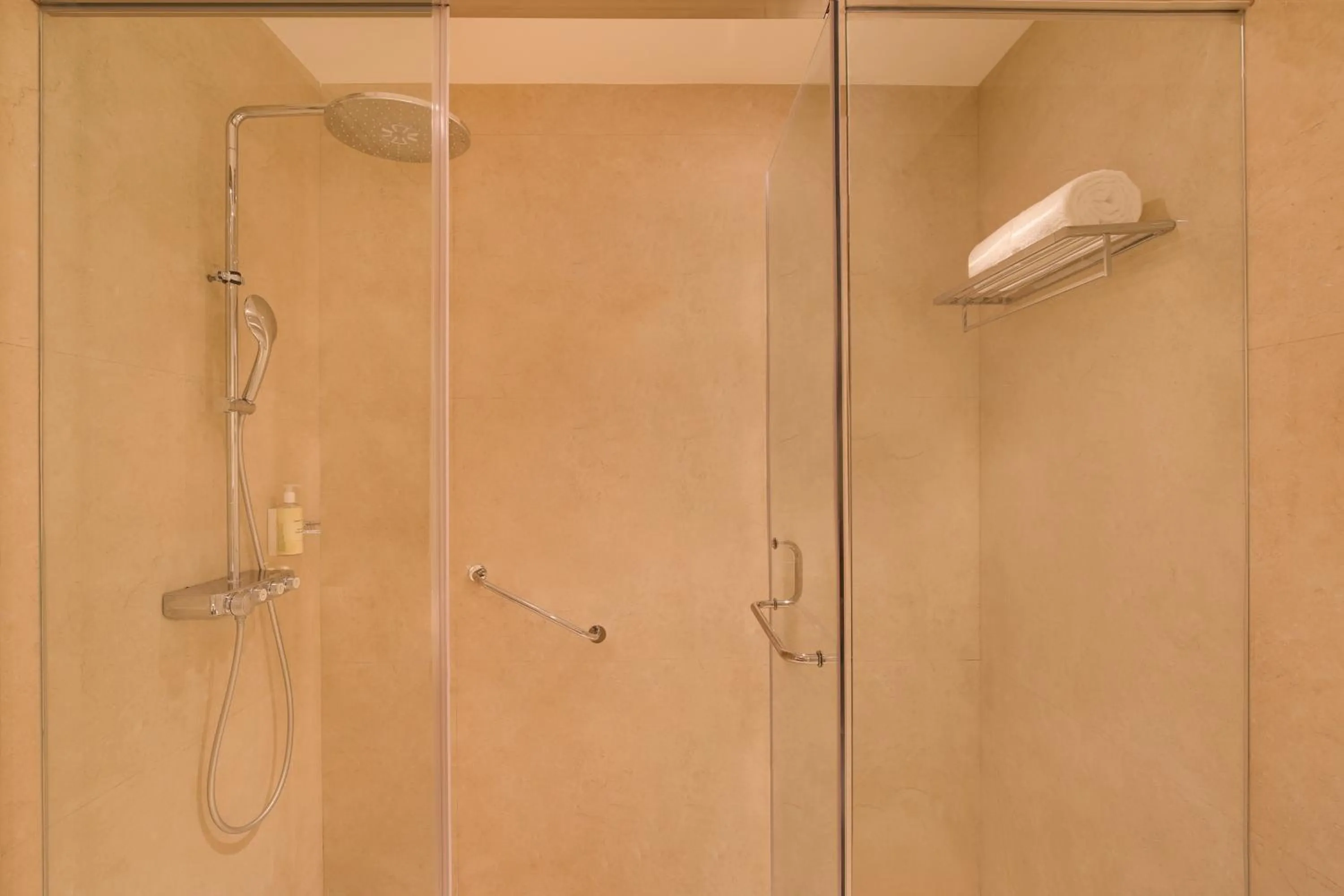 Bathroom in Lemon Tree Hotel, Jamnagar