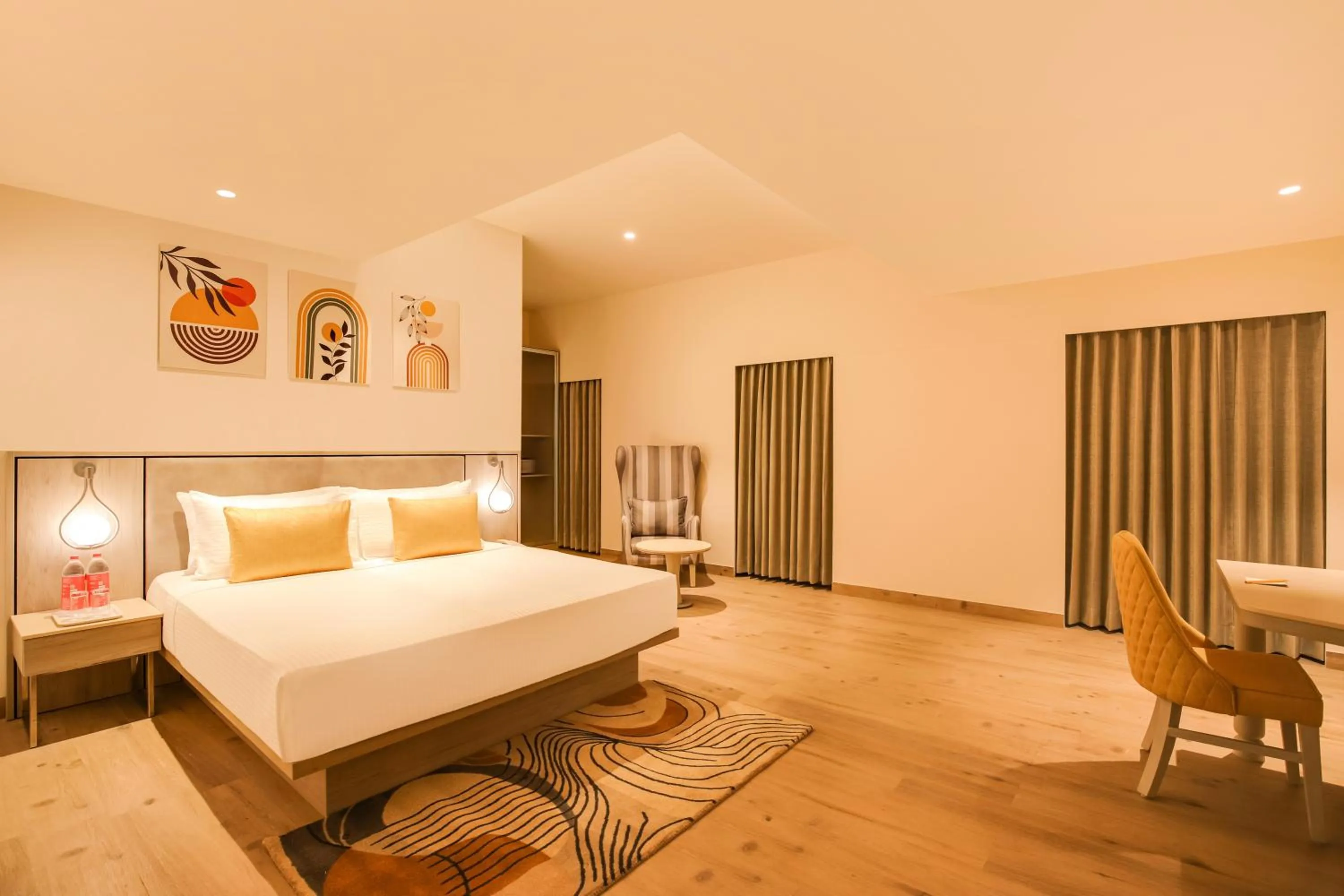 Bedroom, Bed in Lemon Tree Hotel, Jamnagar