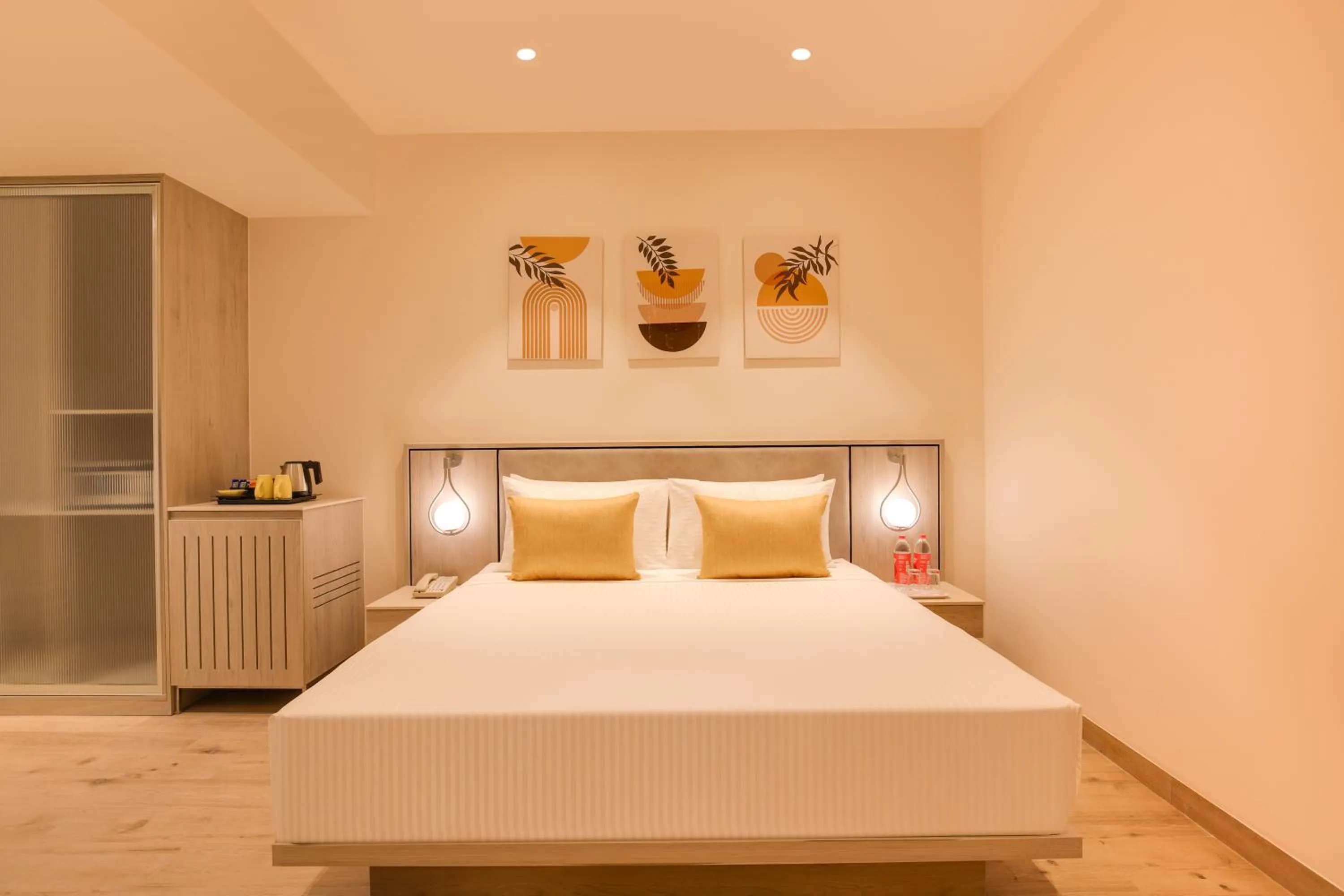 Bedroom, Bed in Lemon Tree Hotel, Jamnagar