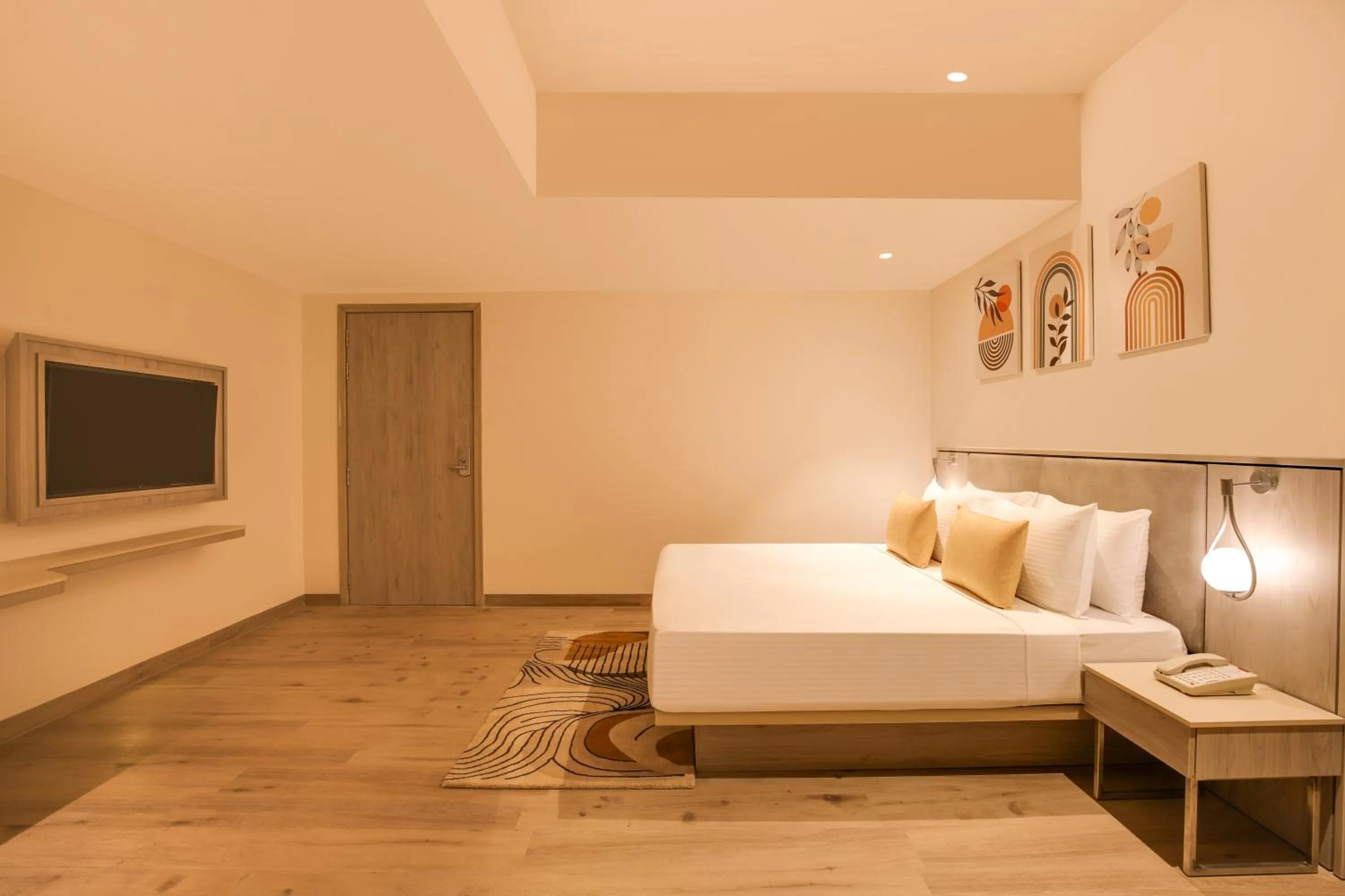 Bedroom, Bed in Lemon Tree Hotel, Jamnagar