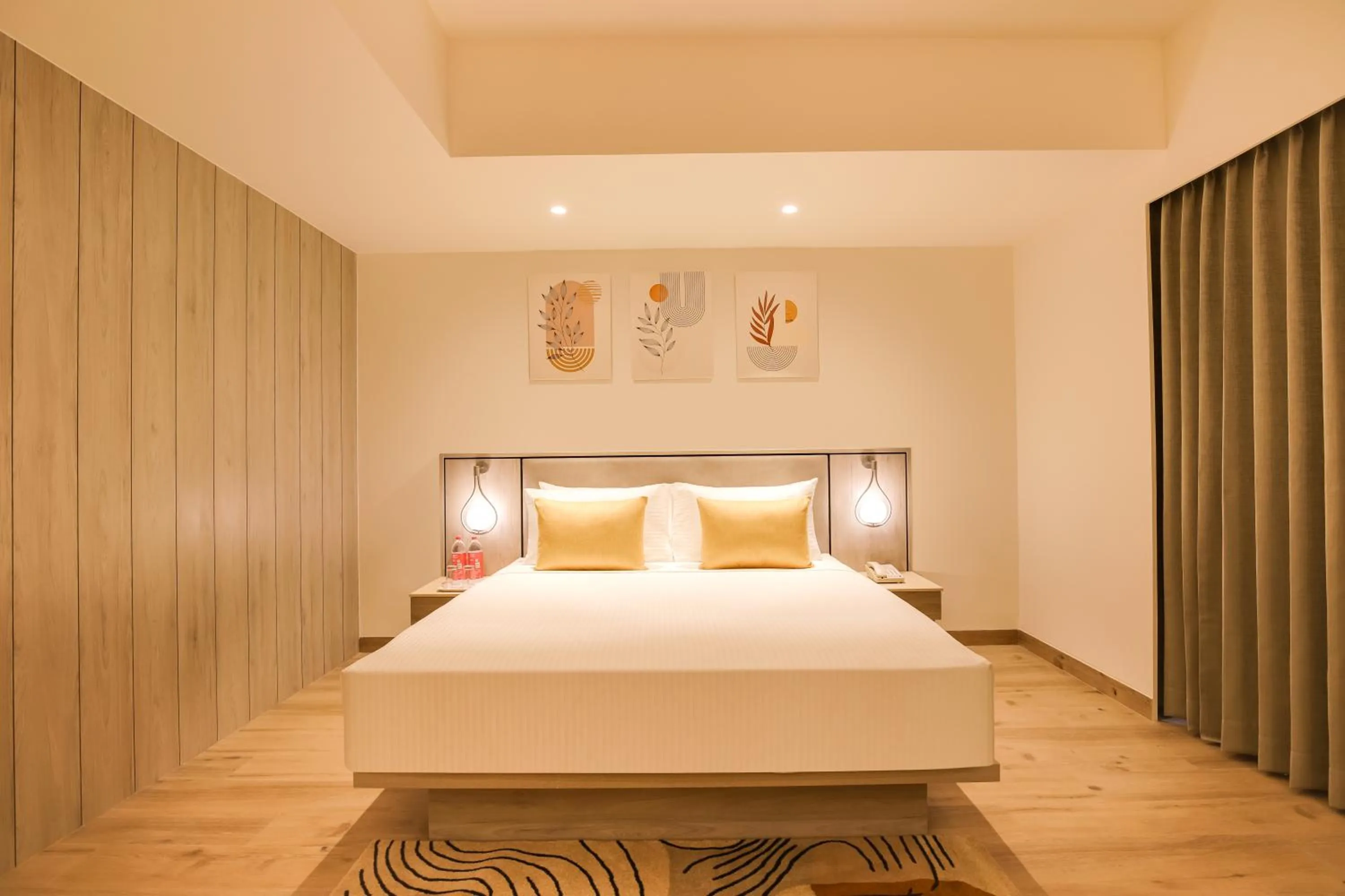 Bed in Lemon Tree Hotel, Jamnagar