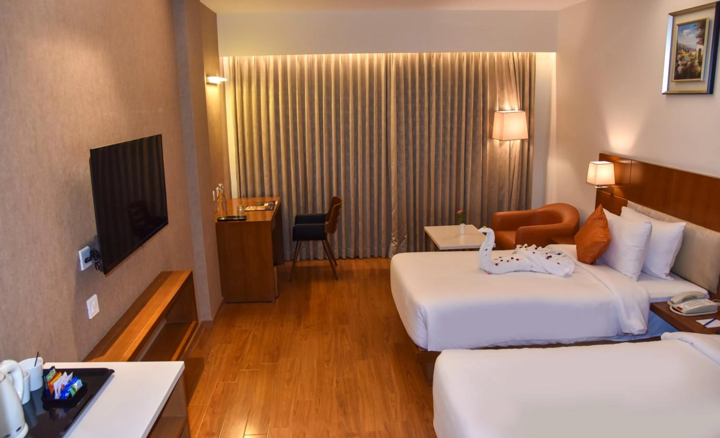 Photo of the whole room, Bed in CJ Pallazzio,Salem