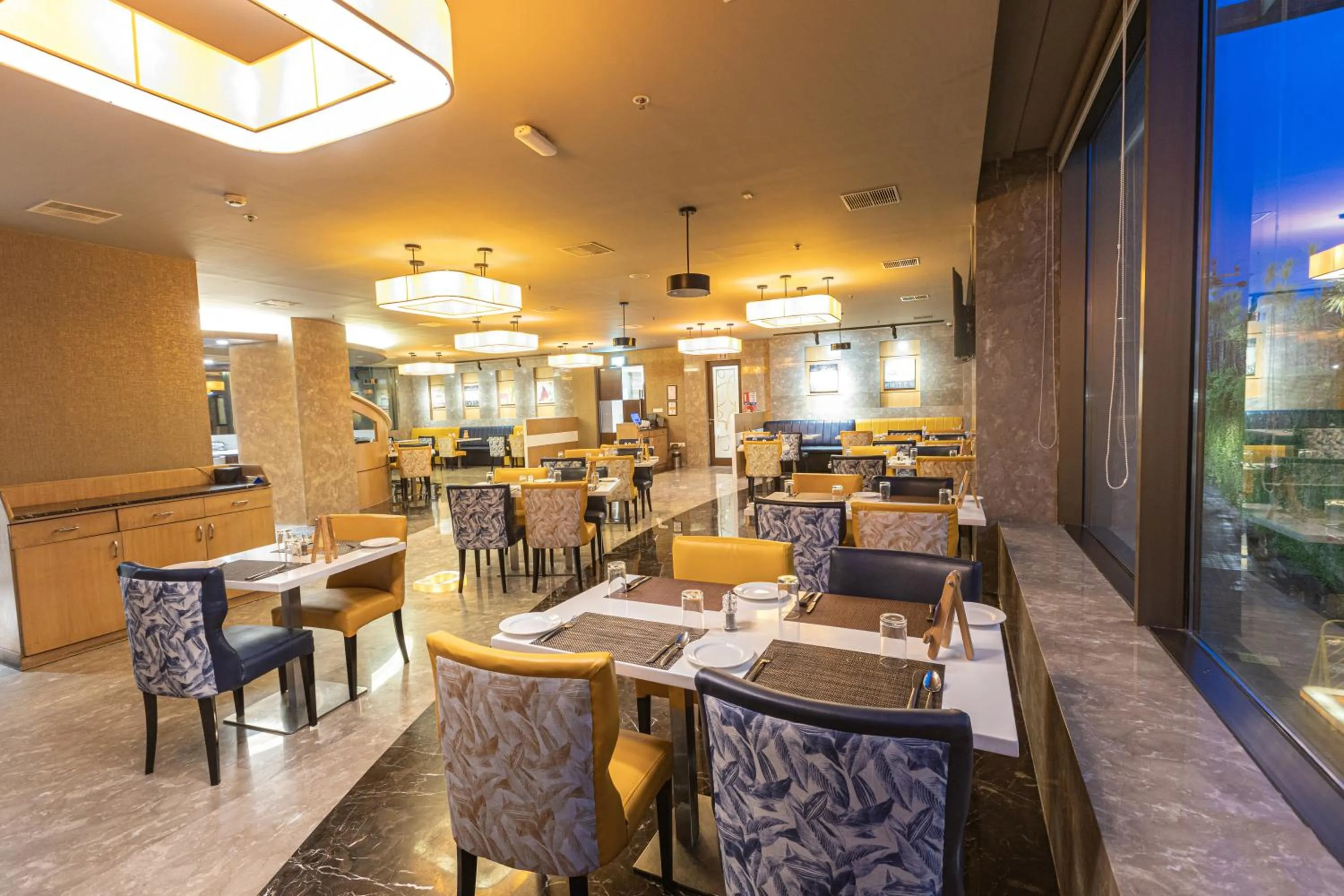 Restaurant/places to eat in CJ Pallazzio,Salem