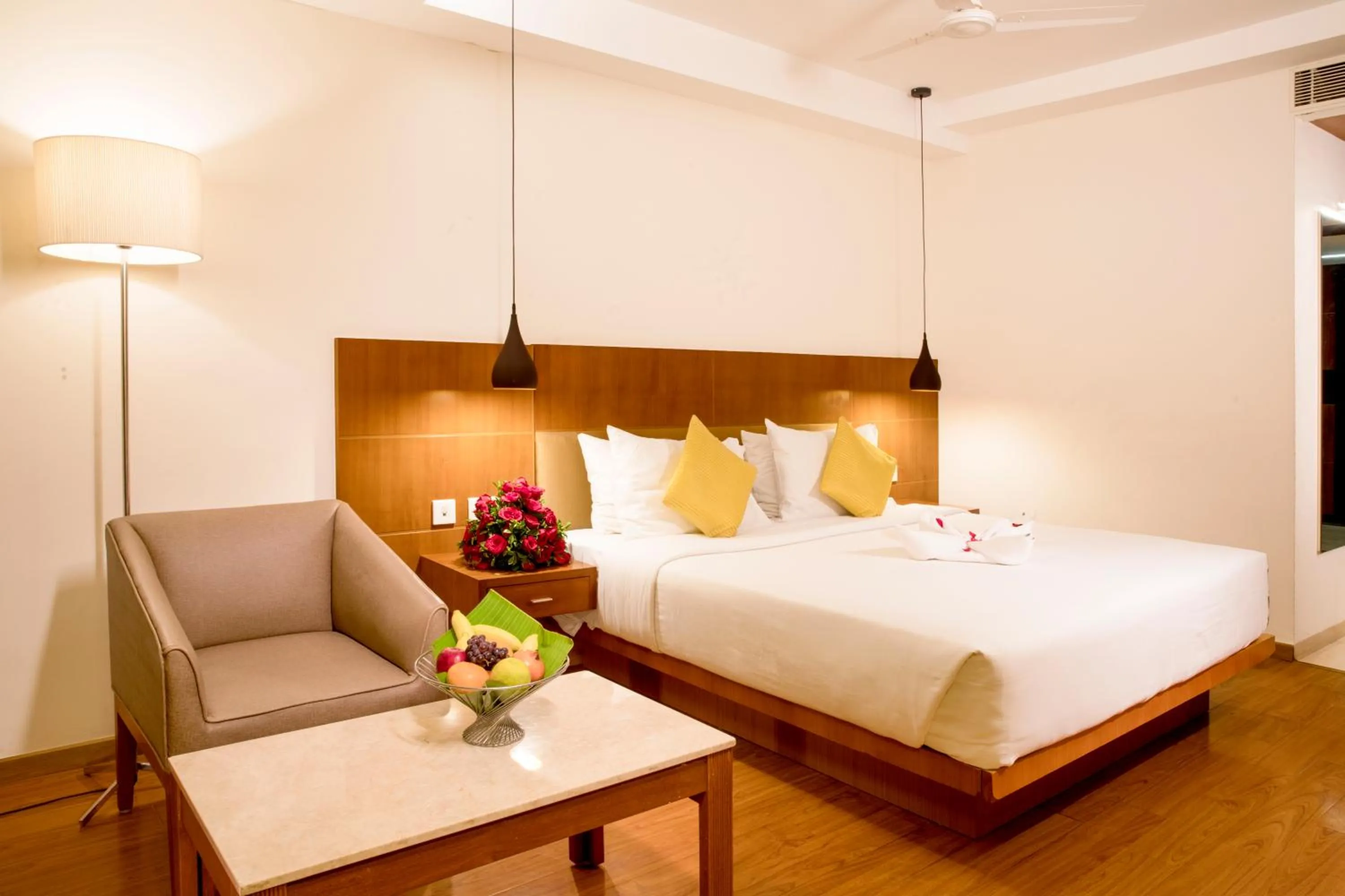 Bedroom, Bed in CJ Pallazzio,Salem