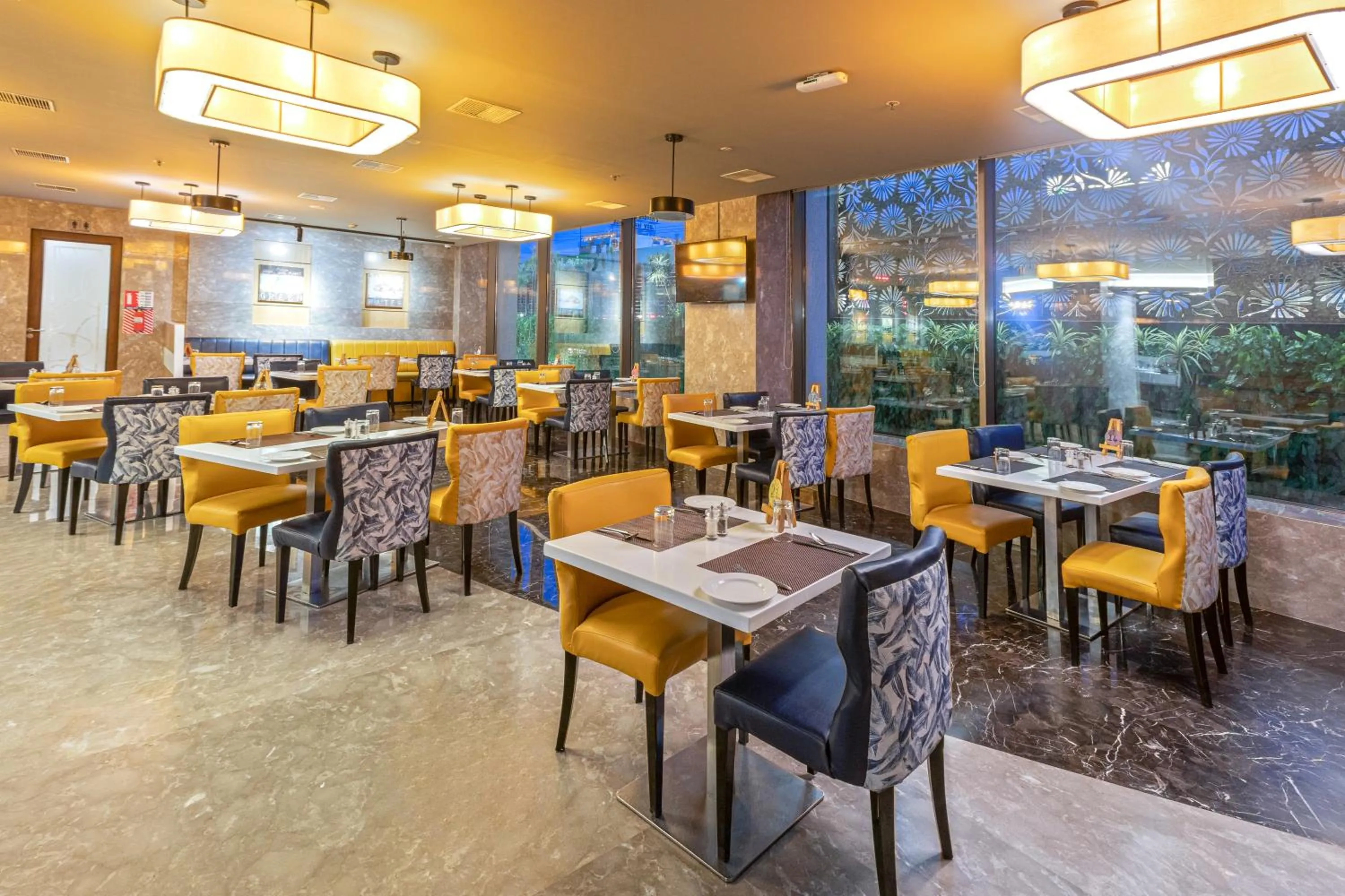 Restaurant/places to eat in CJ Pallazzio,Salem