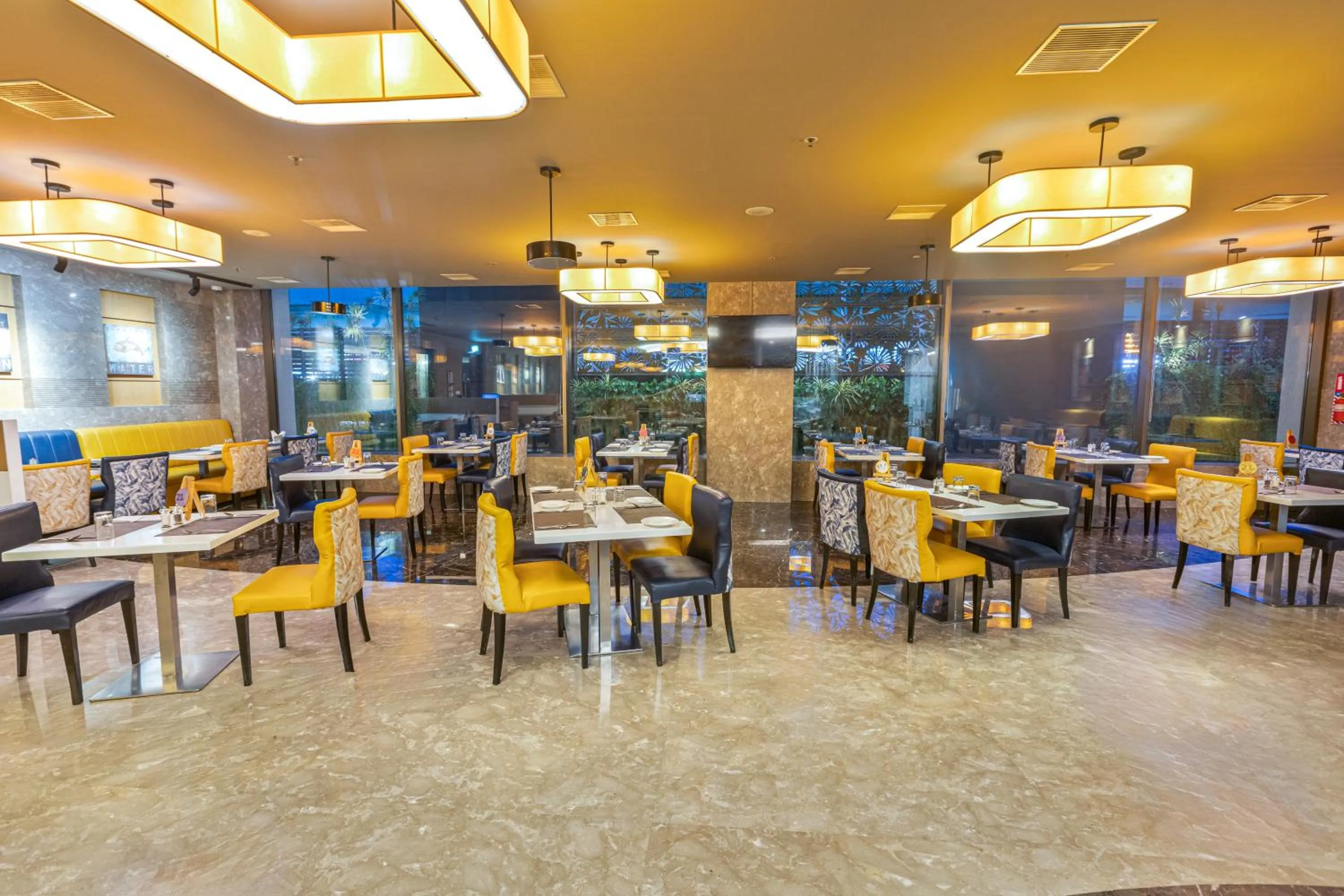 Restaurant/places to eat in CJ Pallazzio,Salem