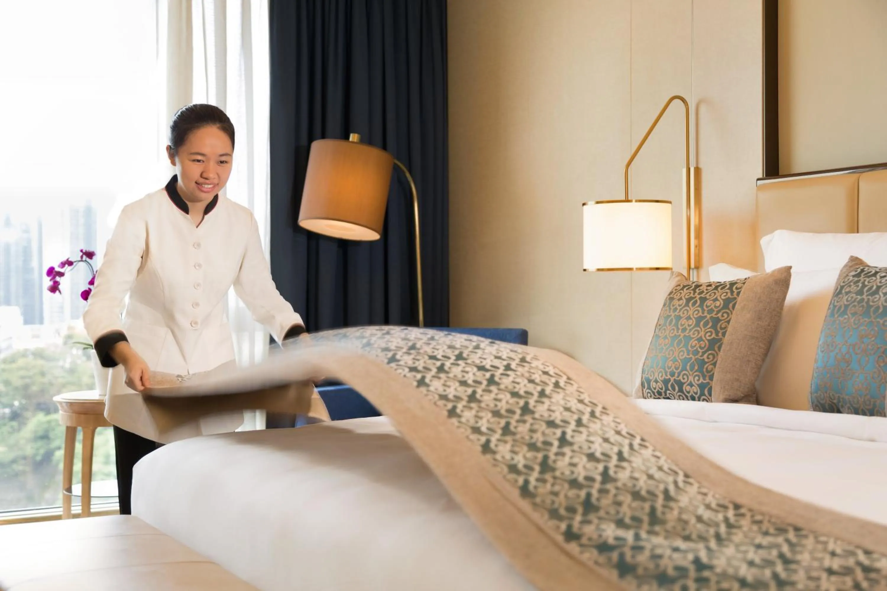 Staff, Bed in Kempinski Hotel Fuzhou