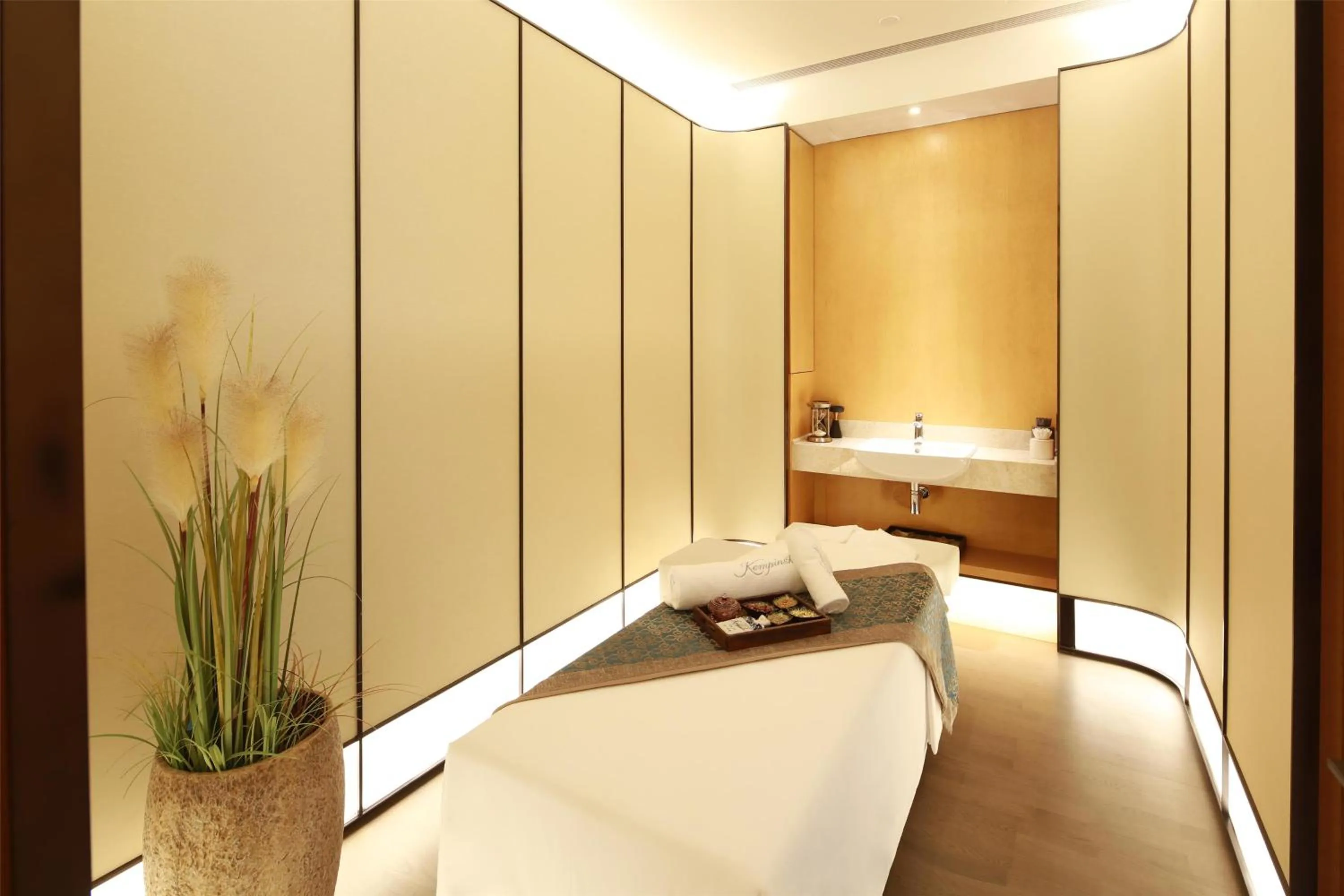 Bedroom, Bed in Kempinski Hotel Fuzhou