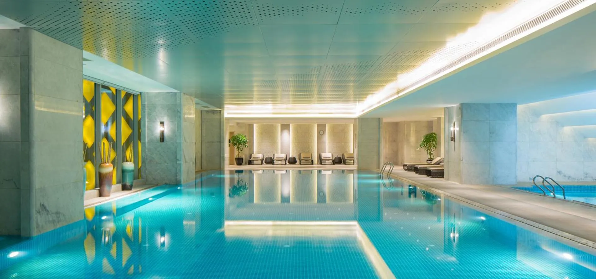 Swimming pool in Kempinski Hotel Fuzhou