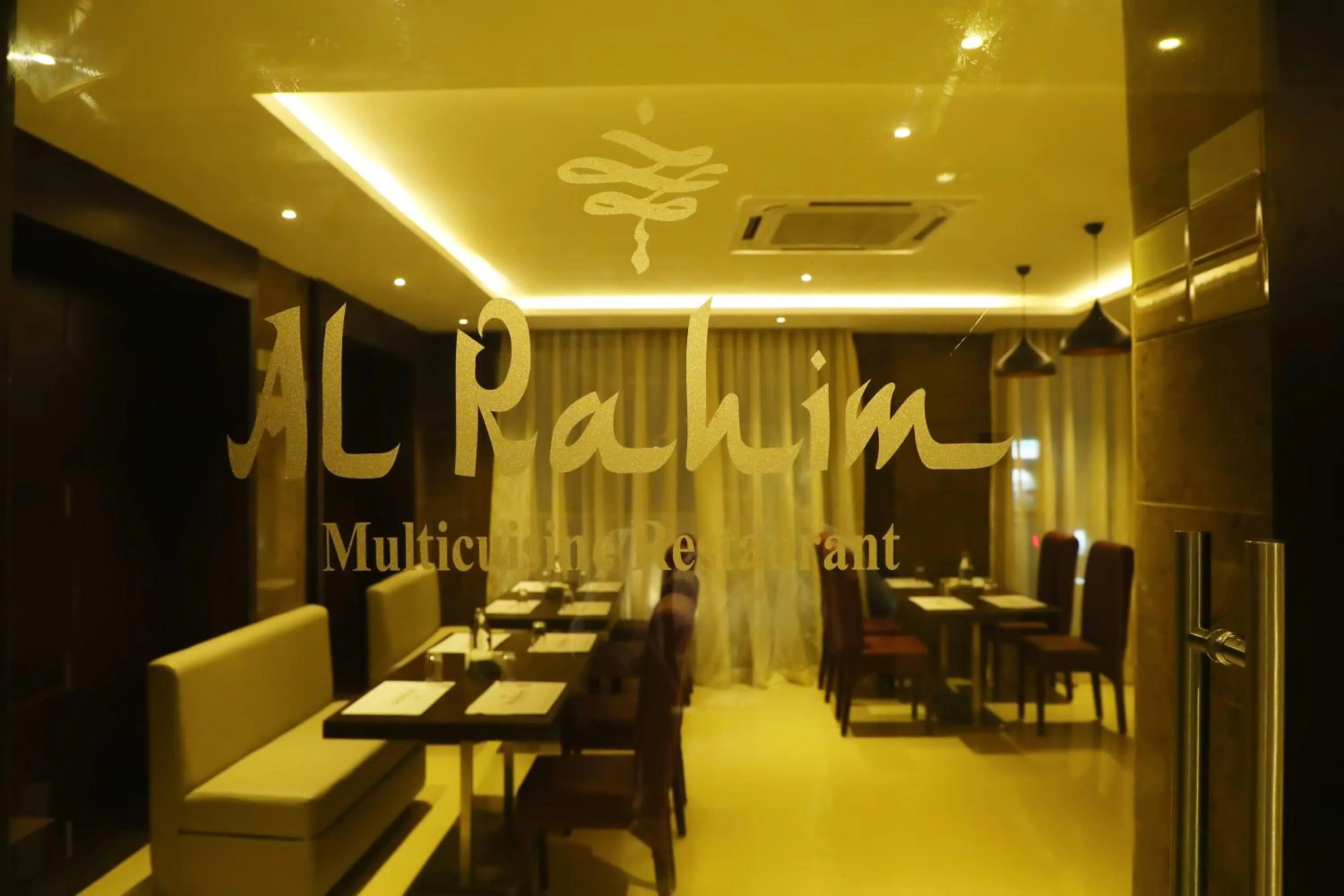 Restaurant/places to eat in Avenue Hotel