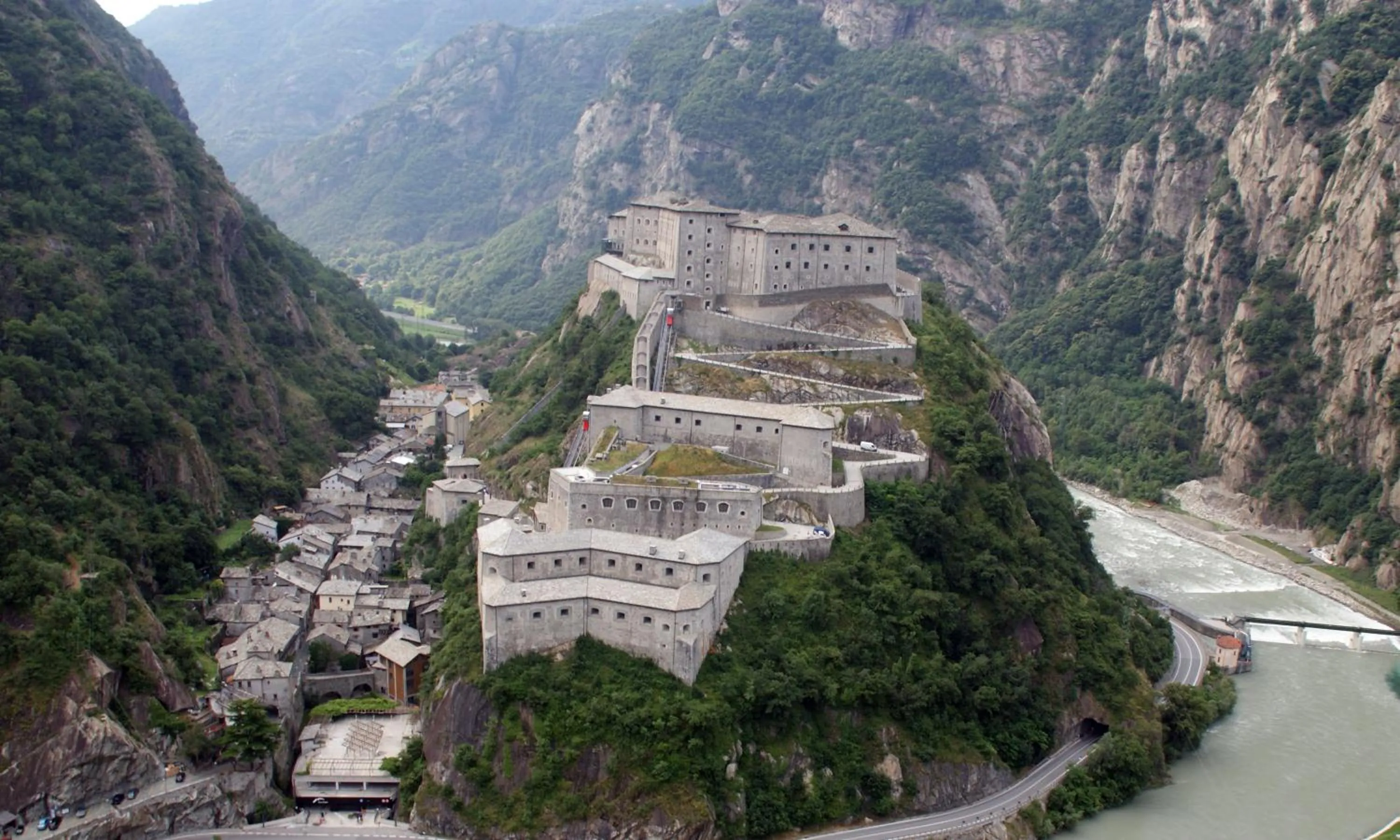 Bird's eye view in Hotel Cavour Et Des Officiers