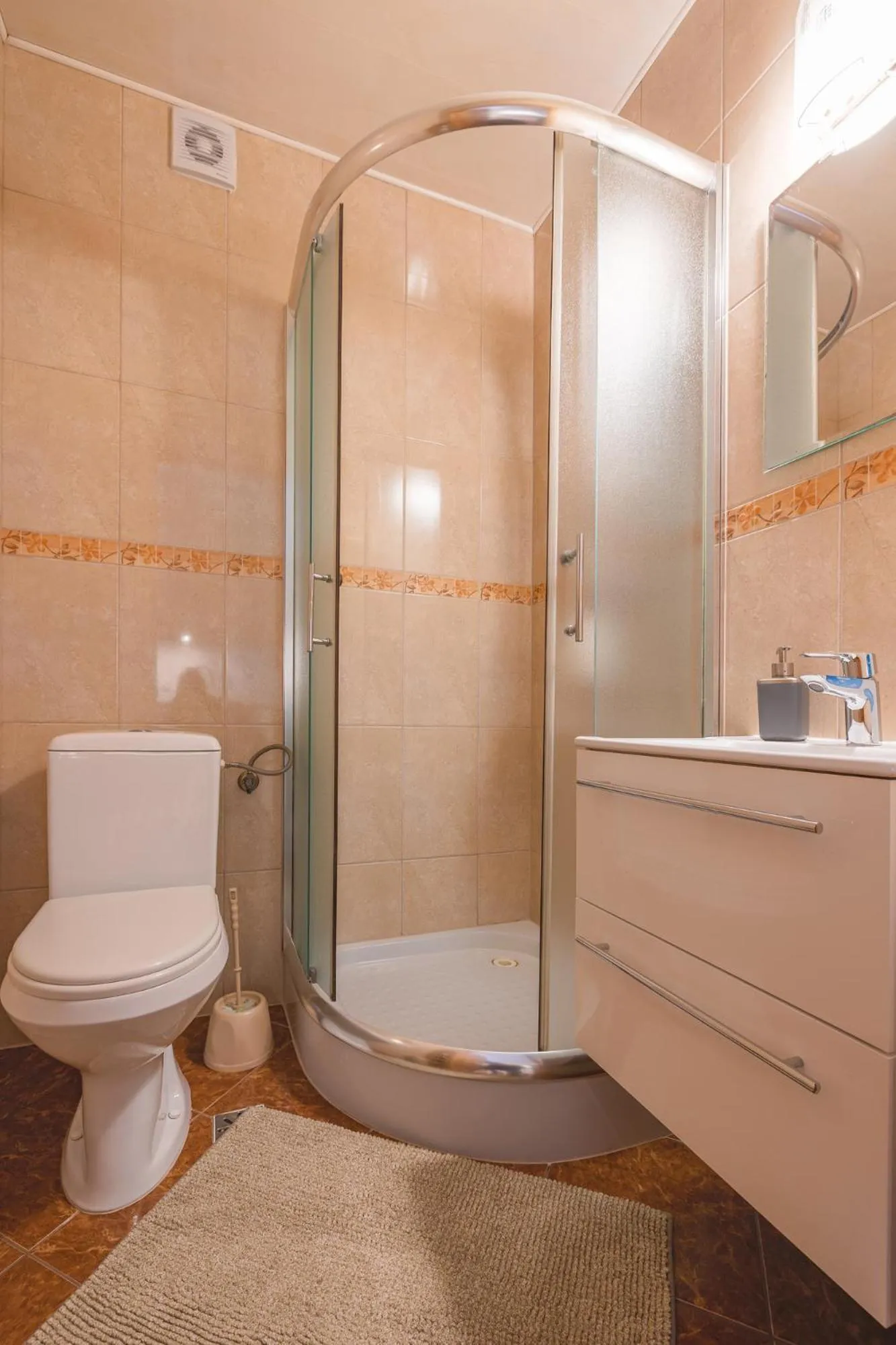 Shower in Willa Trebunia