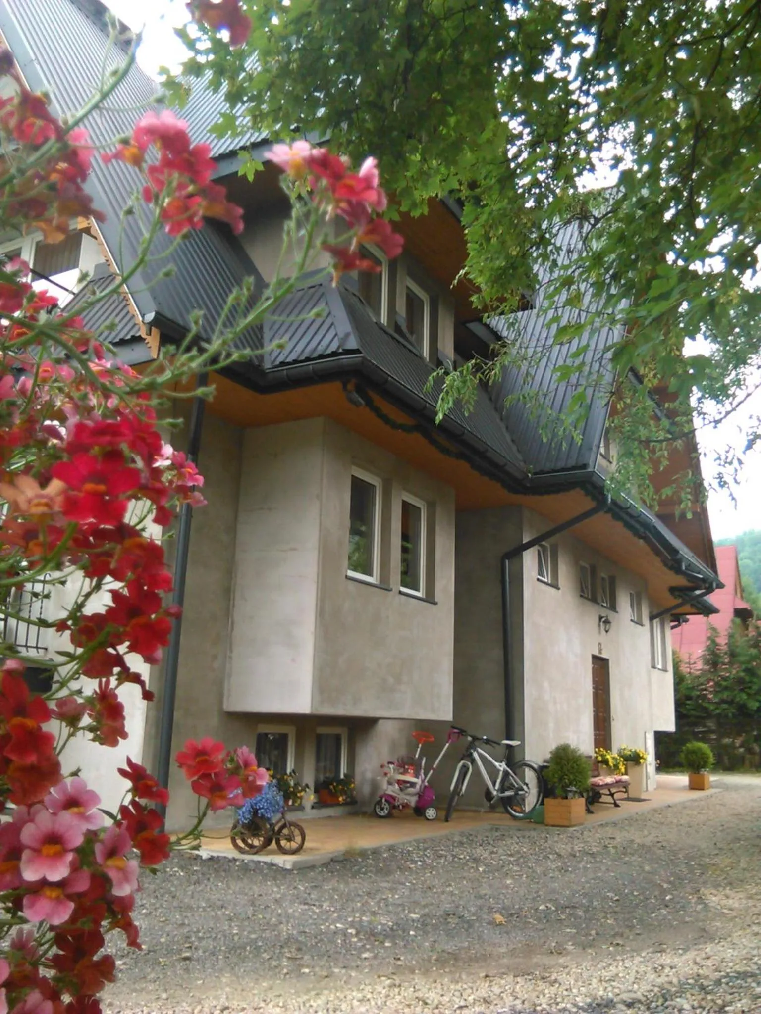 Facade/entrance in Willa Trebunia