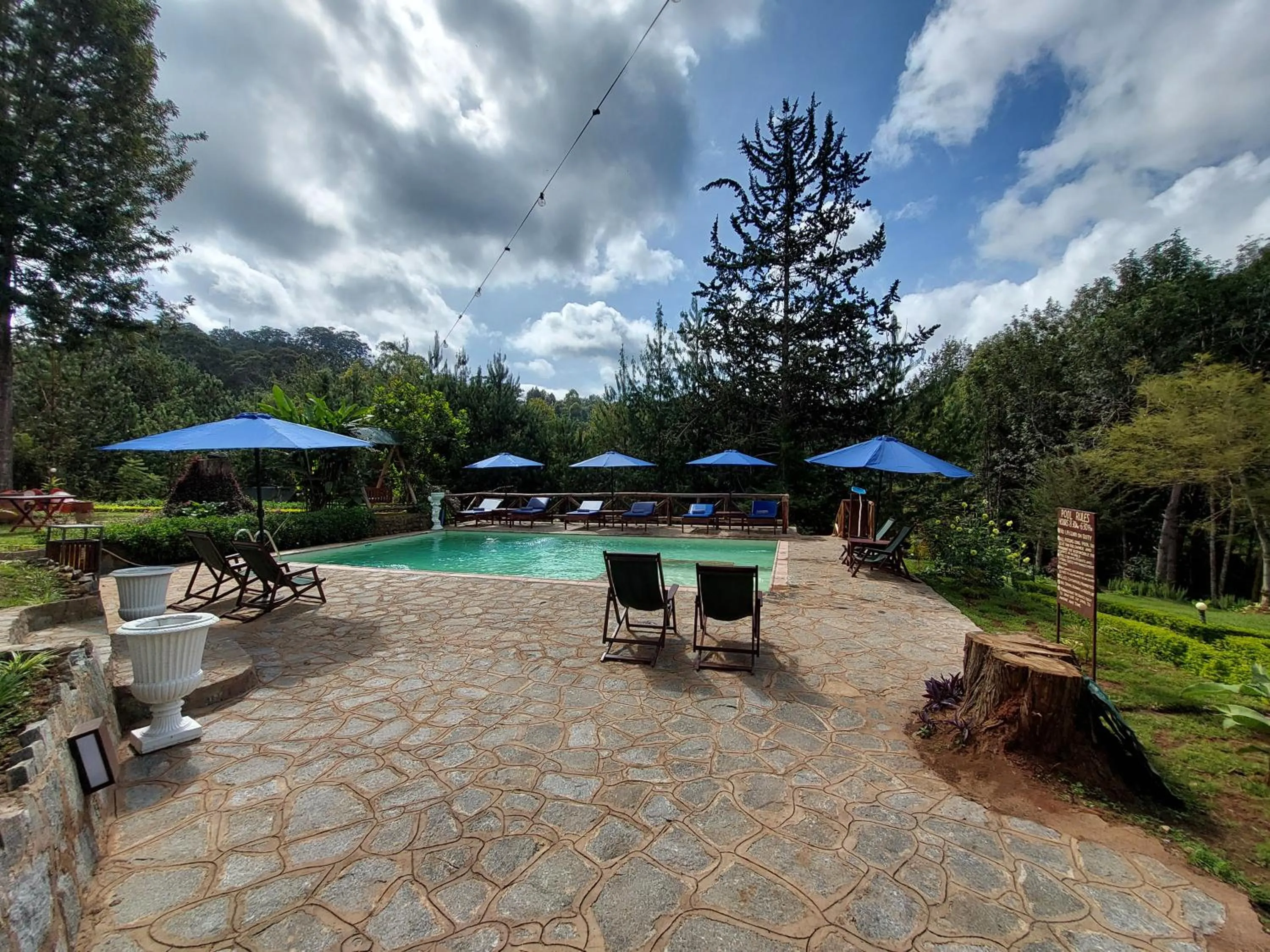 Swimming pool in Lawns Hotel