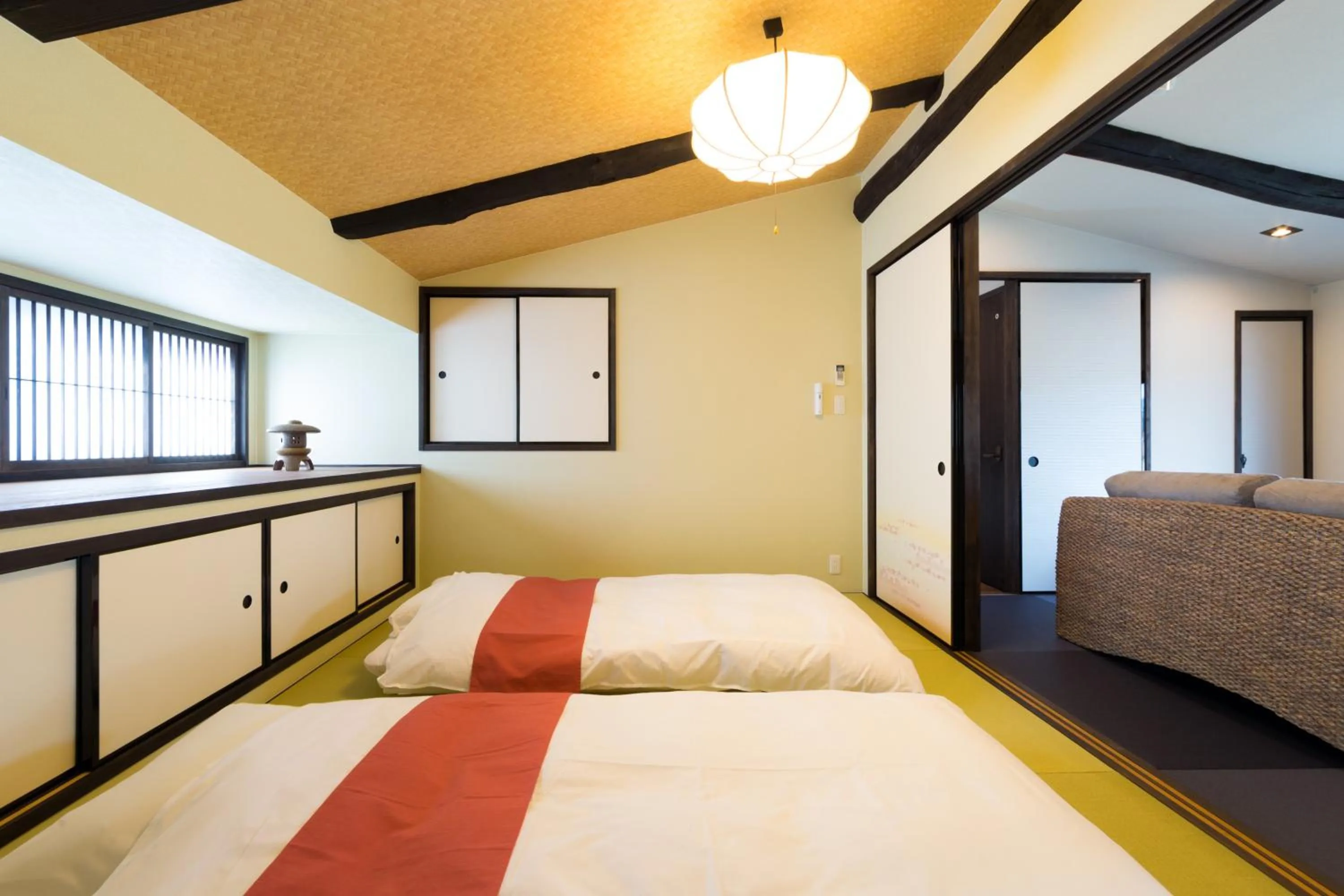 Bedroom, Bed in 京と家 鴨川五条 -Kyotoya Kamogawagojo-