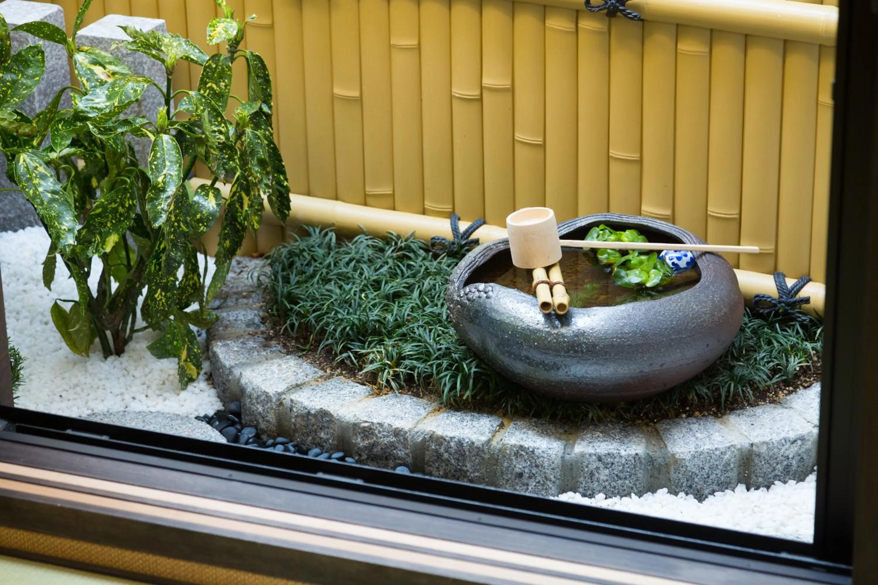 Garden in 京と家 鴨川五条 -Kyotoya Kamogawagojo-