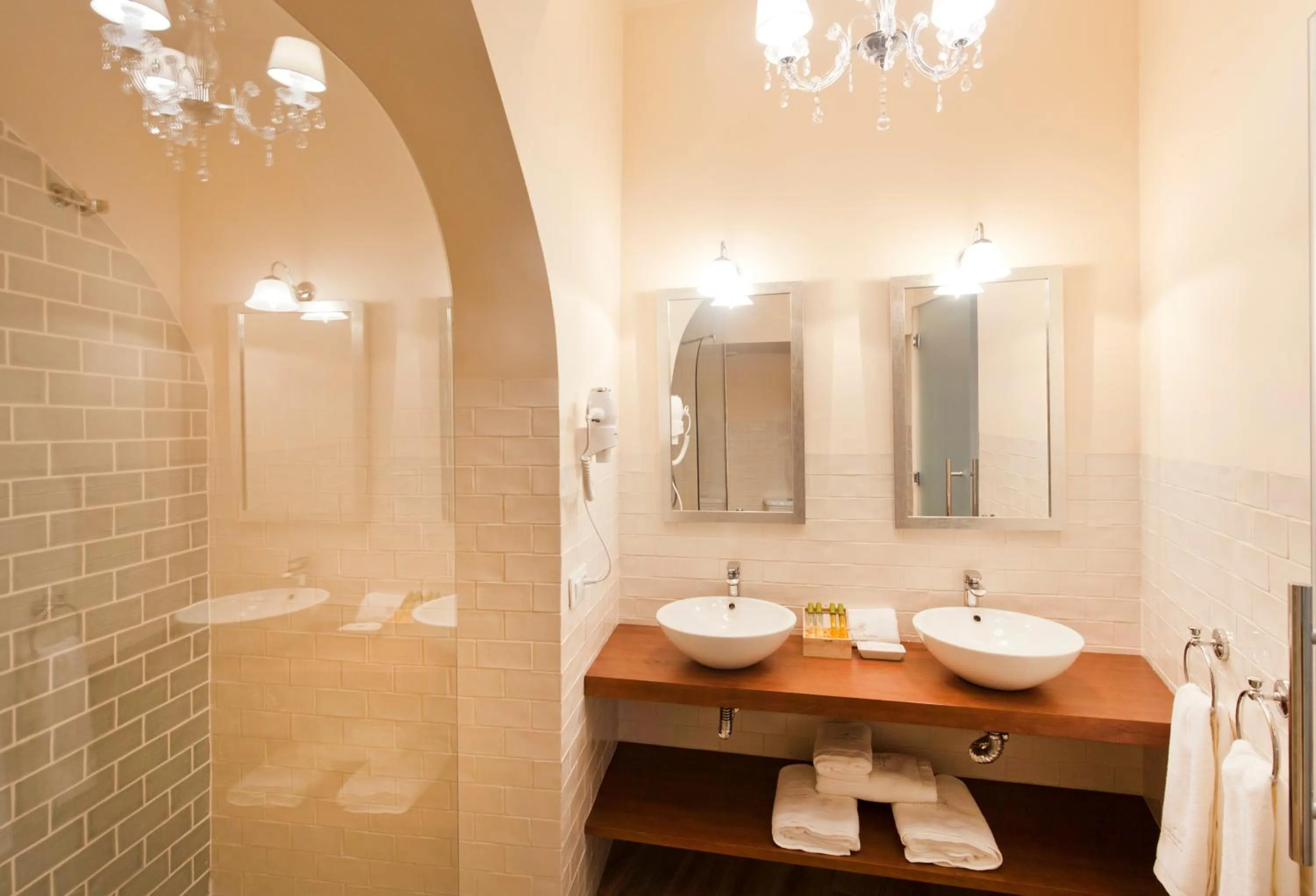 Shower in Apartamentos Casa del Aceite