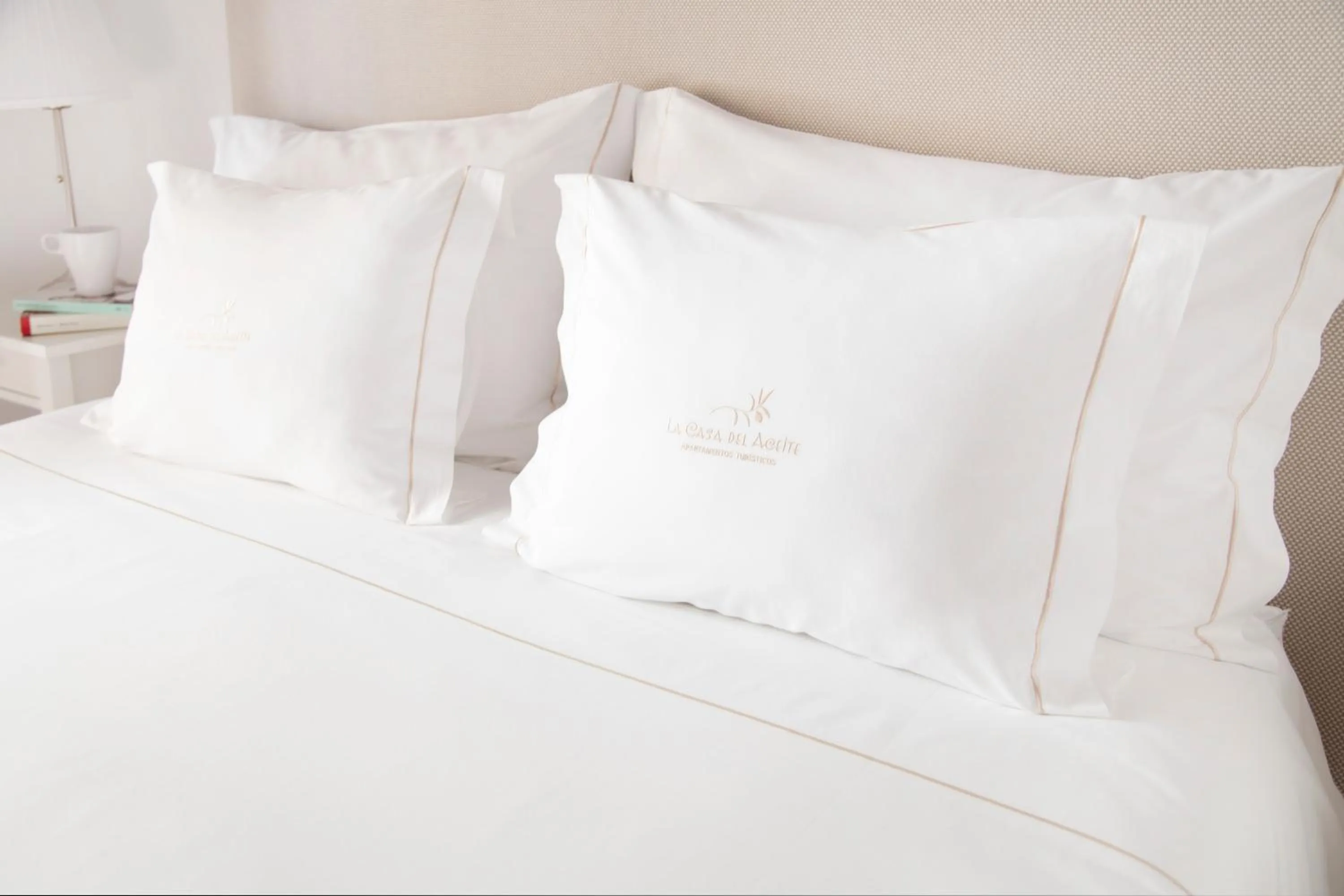 Decorative detail, Bed in Apartamentos Casa del Aceite