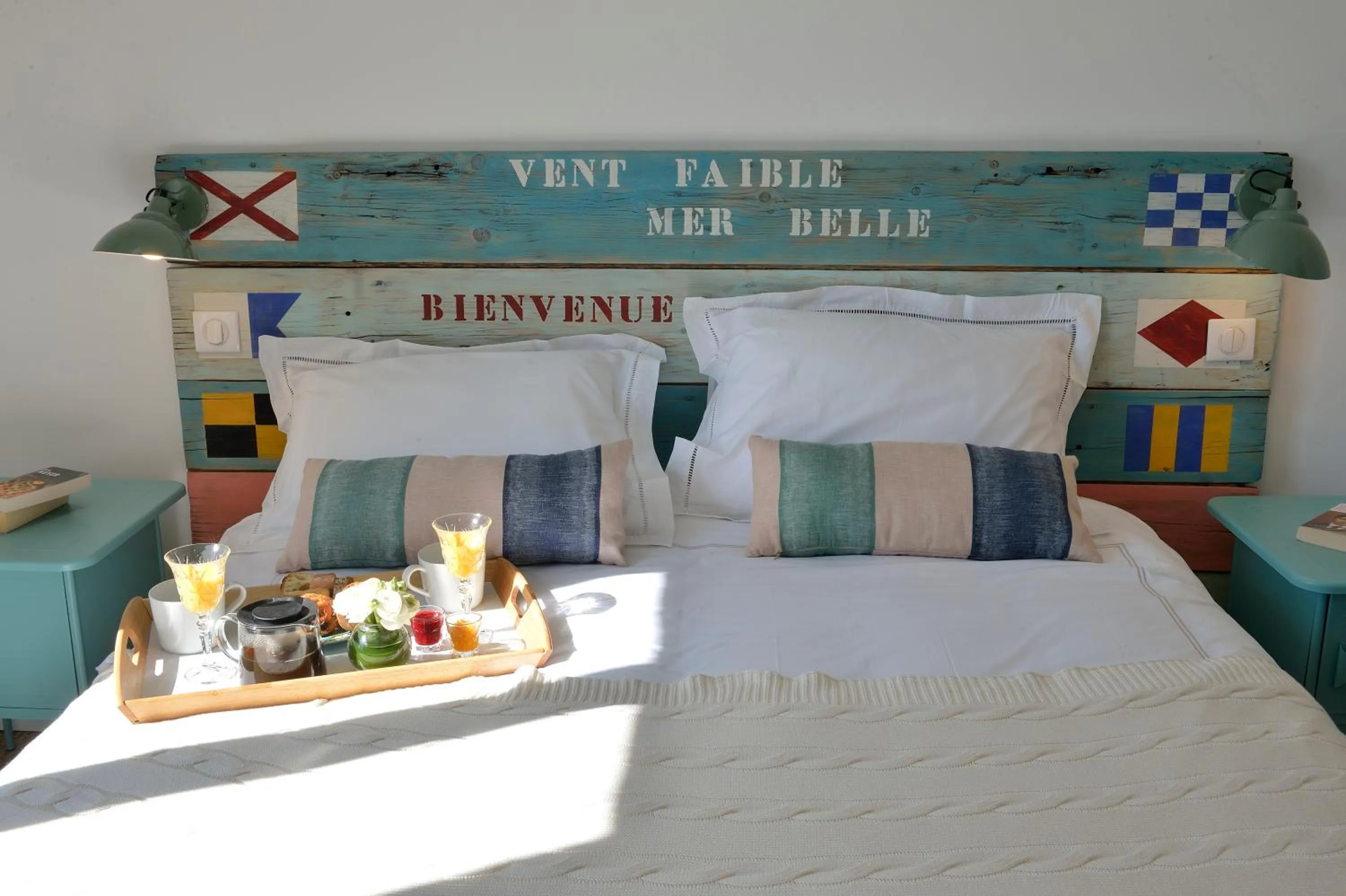 Garden view, Bed in B&B Villa Du Roc Fleuri