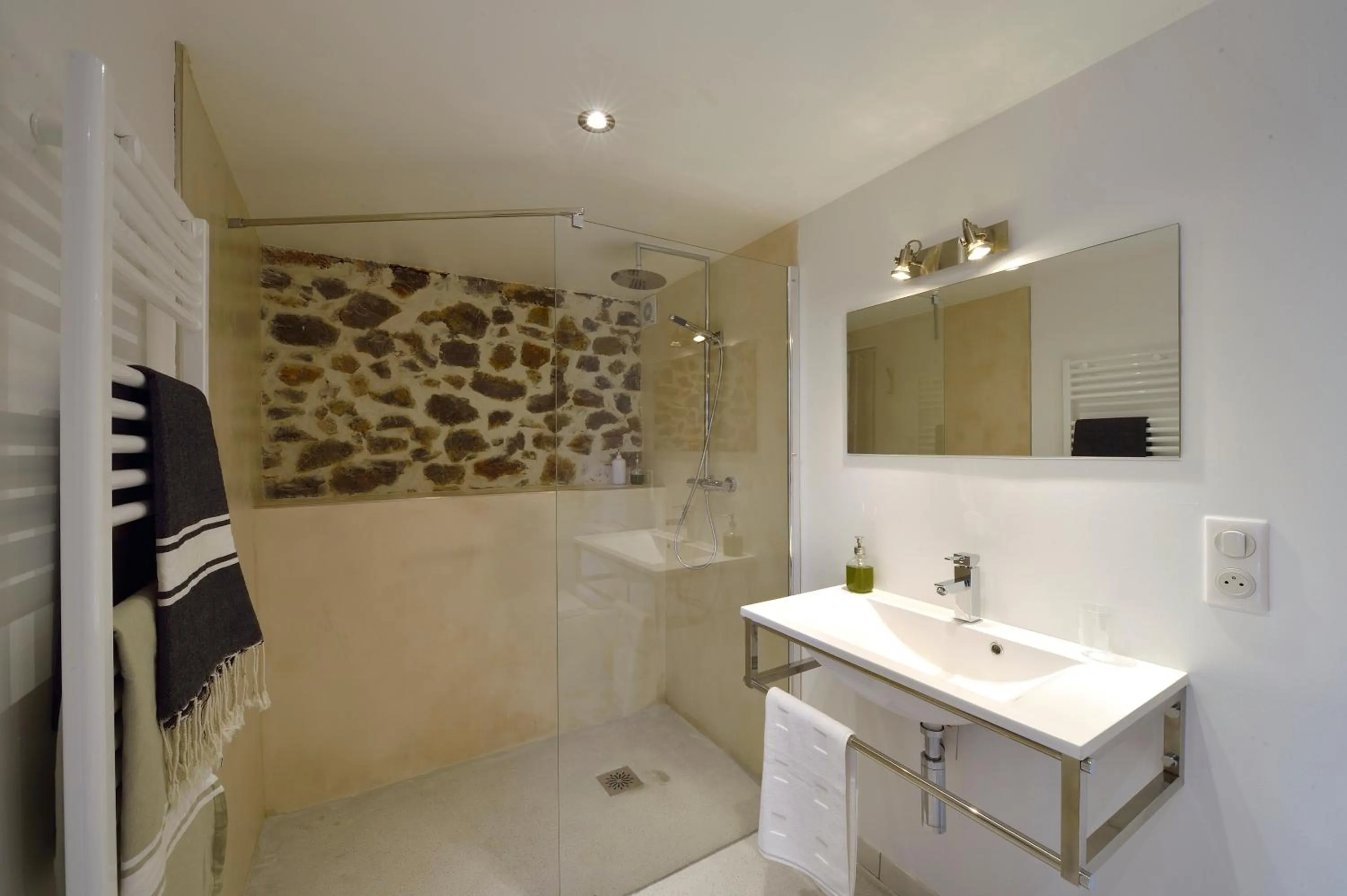 Shower in B&B Villa Du Roc Fleuri