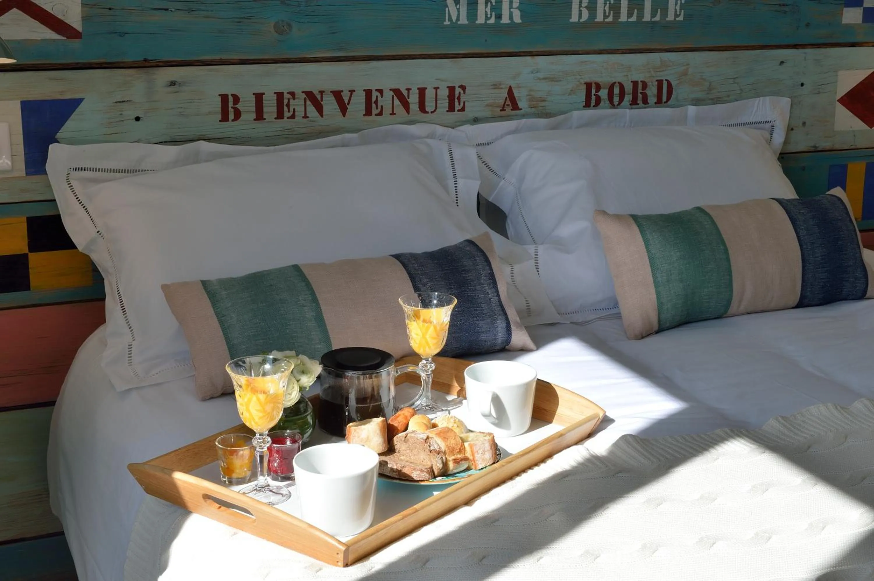 Breakfast, Bed in B&B Villa Du Roc Fleuri