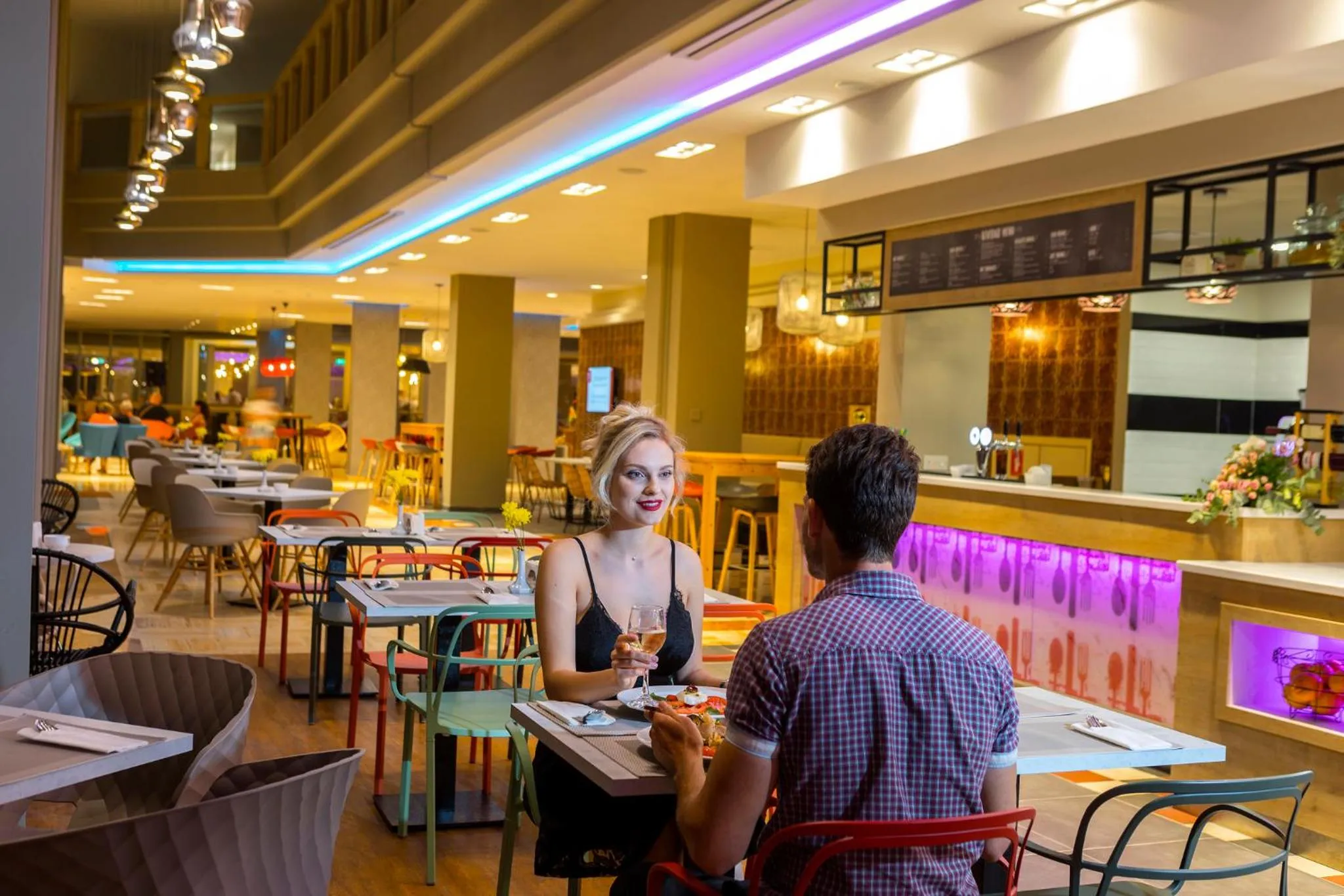 Restaurant/places to eat in Leonardo Laura Beach & Splash Resort