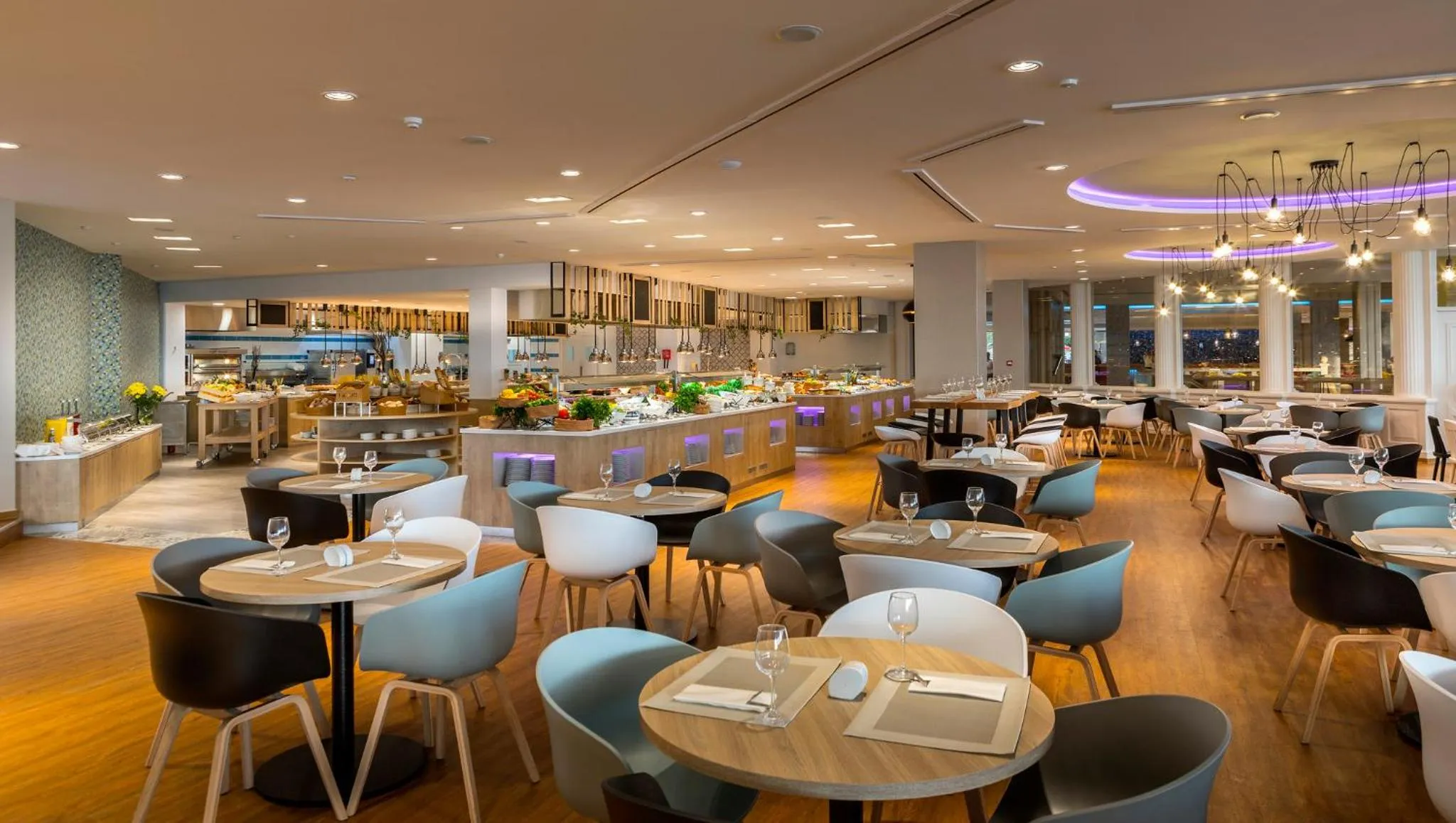 Restaurant/places to eat in Leonardo Laura Beach & Splash Resort