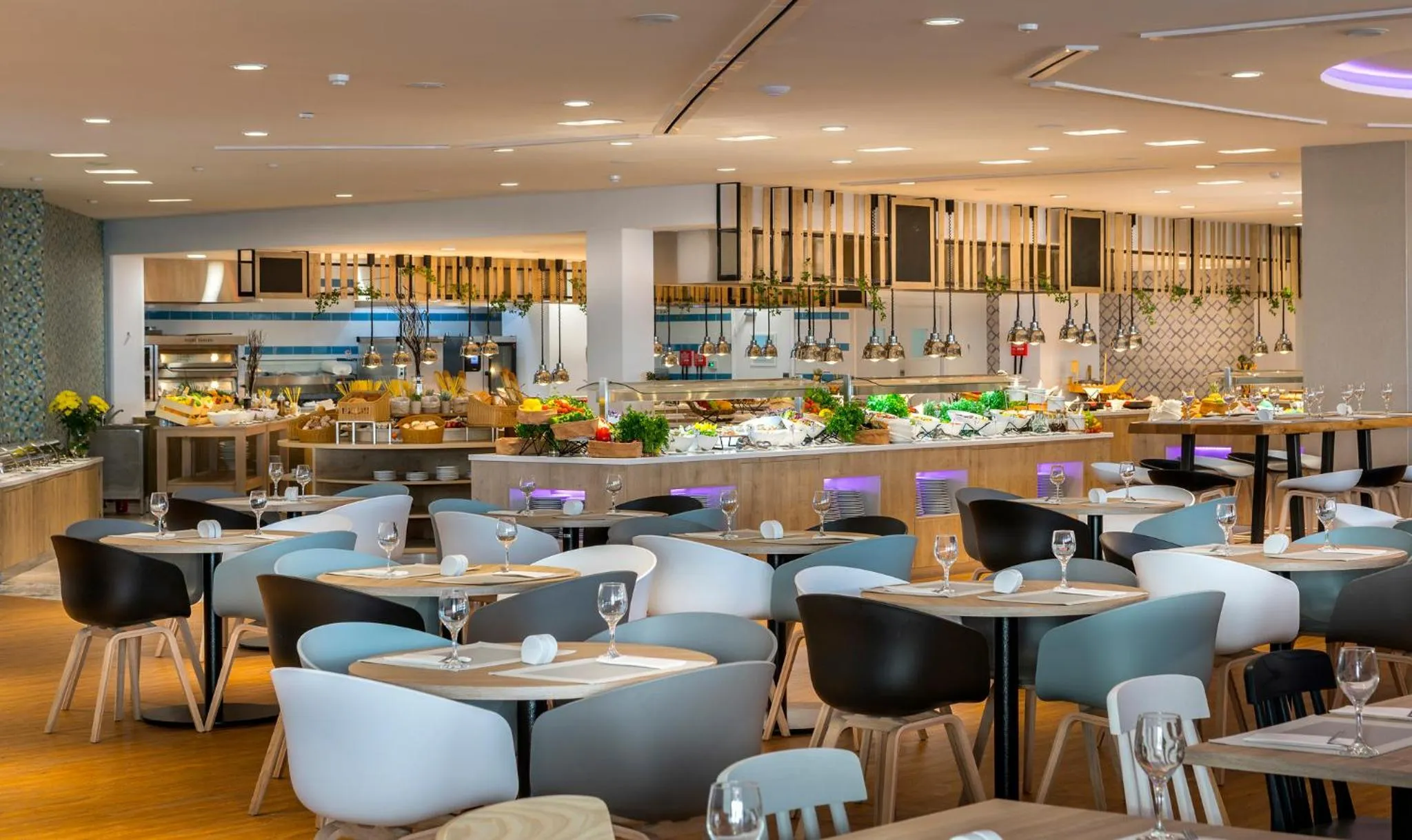 Restaurant/places to eat in Leonardo Laura Beach & Splash Resort