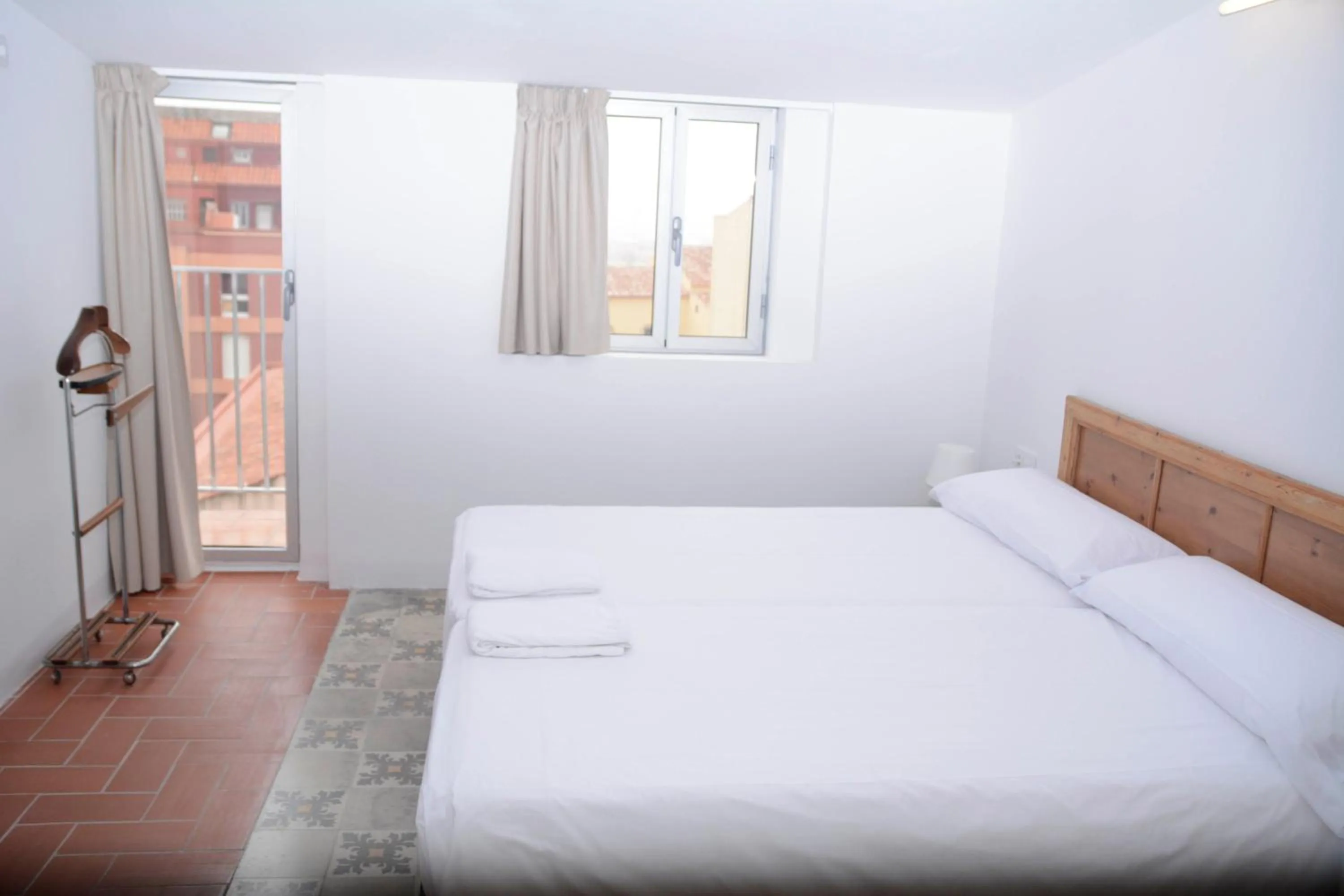 Photo of the whole room, Bed in Pigal