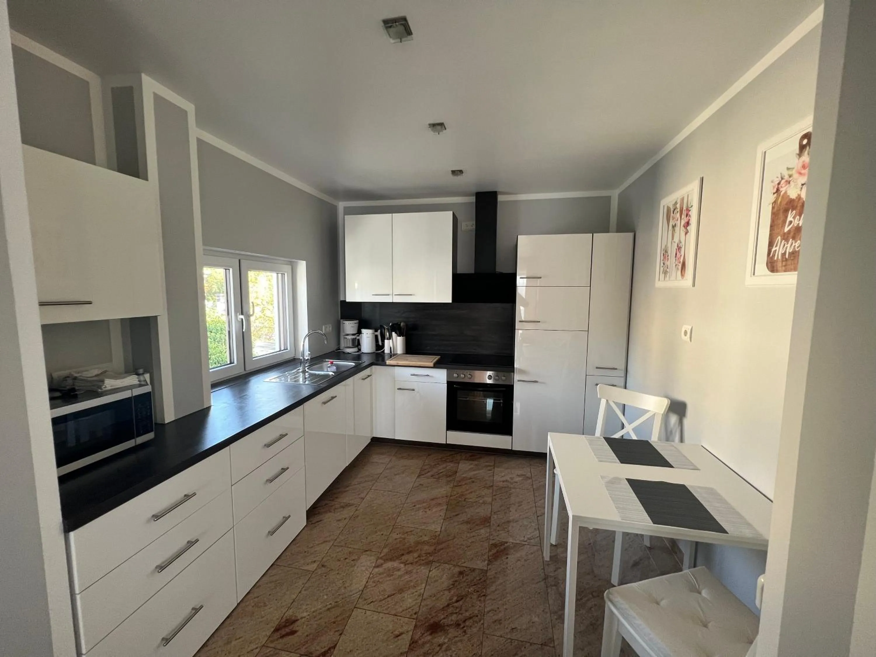 Kitchen or kitchenette in Merkel Villa Apartamente